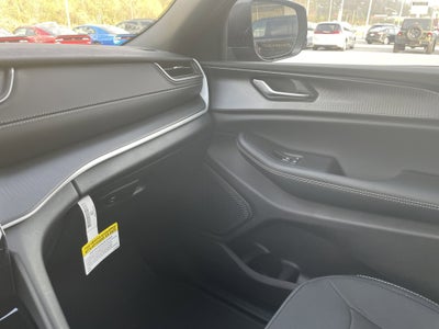 2026 Jeep Grand Cherokee GRAND CHEROKEE LAREDO X 4X4