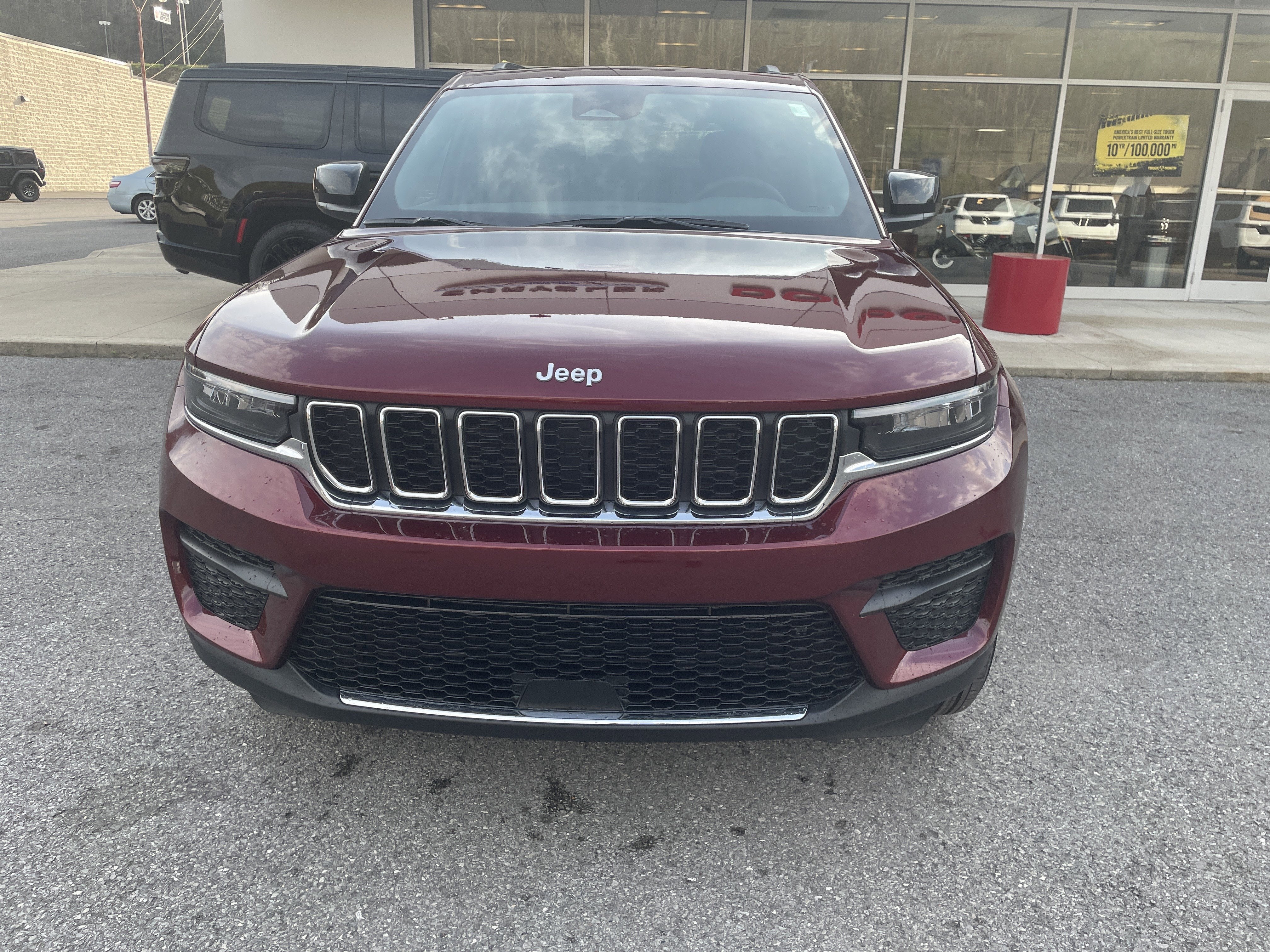 2026 Jeep Grand Cherokee GRAND CHEROKEE LAREDO X 4X4