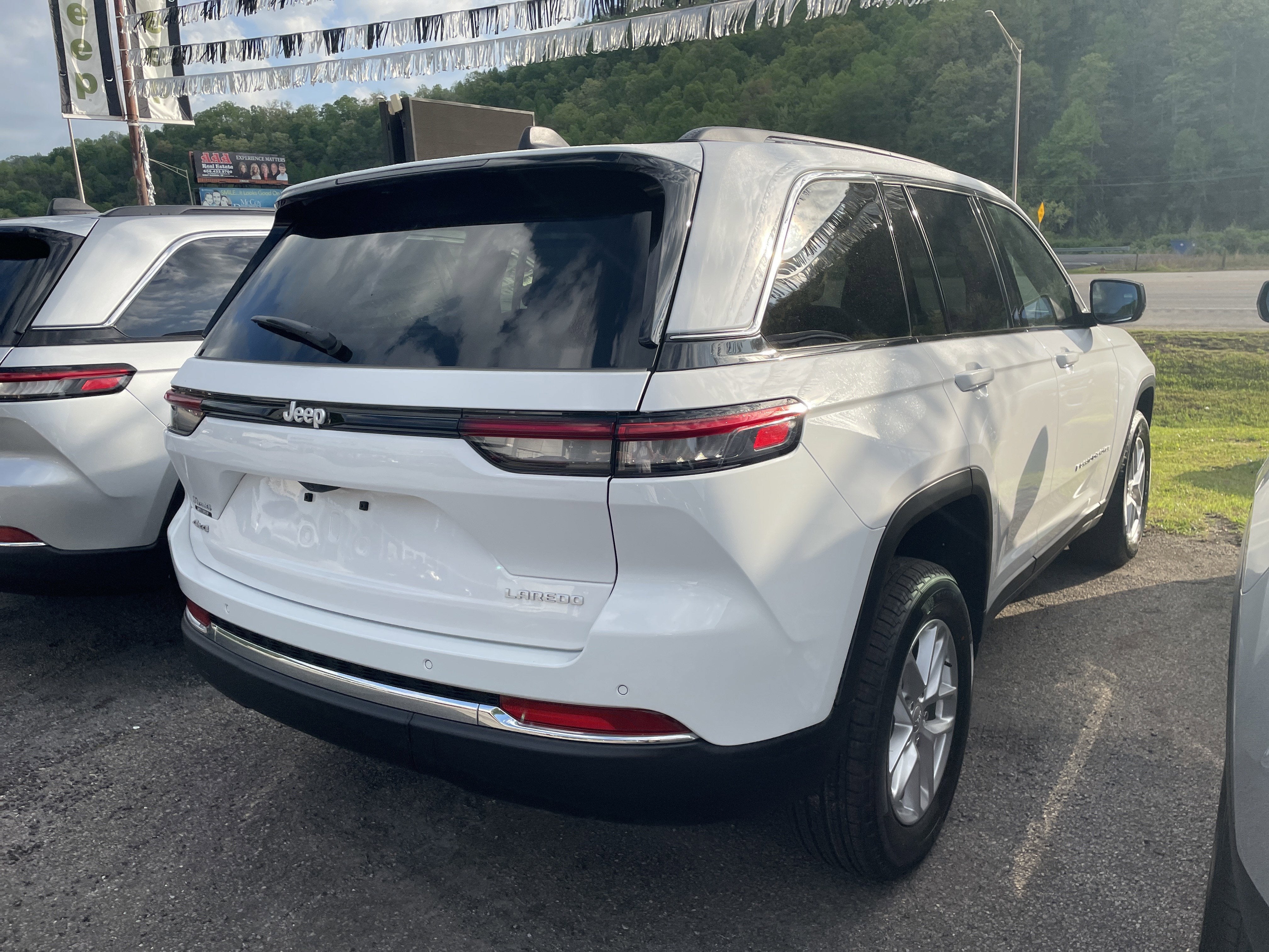 2026 Jeep Grand Cherokee GRAND CHEROKEE LAREDO 4X4