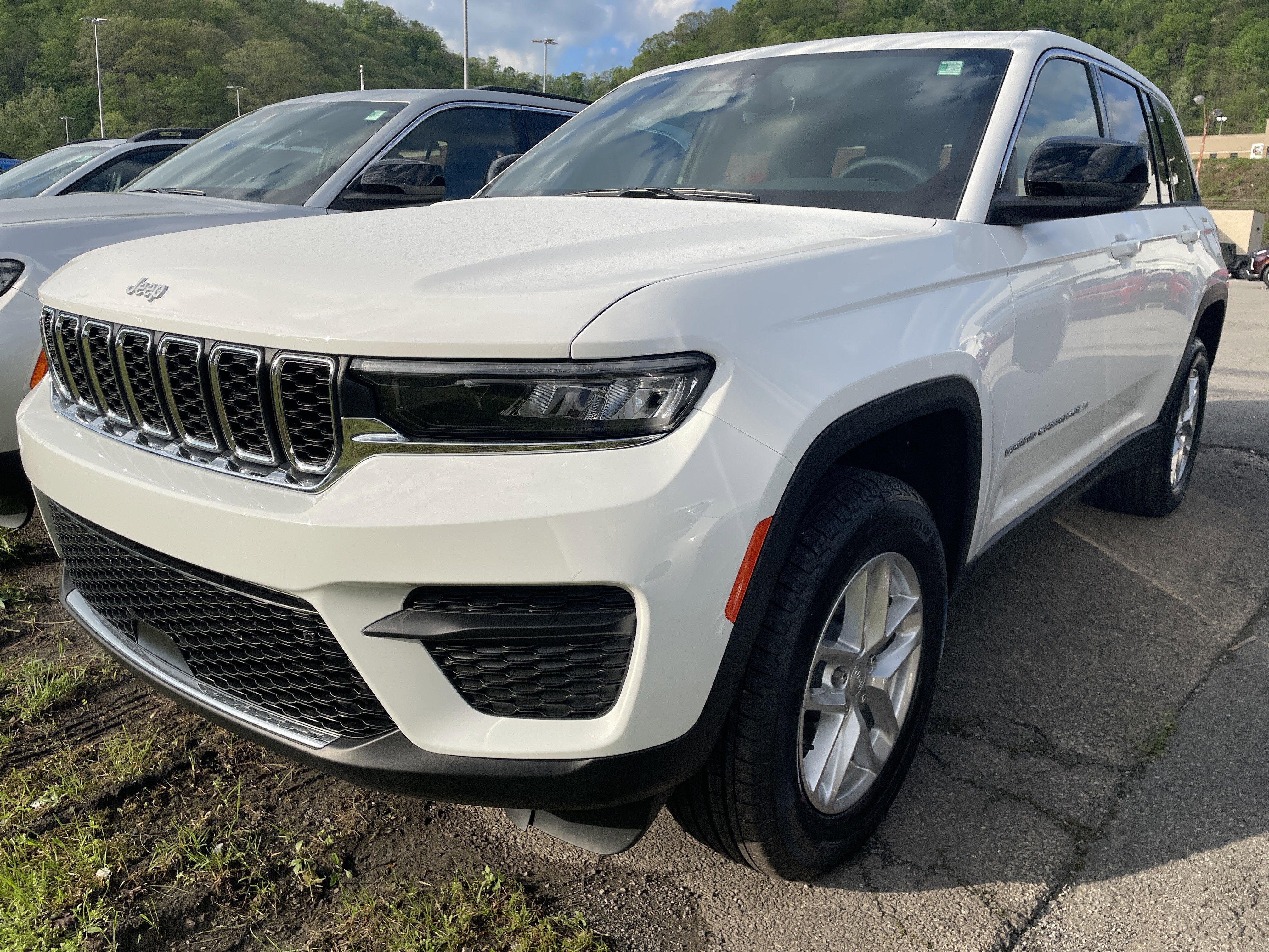2026 Jeep Grand Cherokee GRAND CHEROKEE LAREDO 4X4