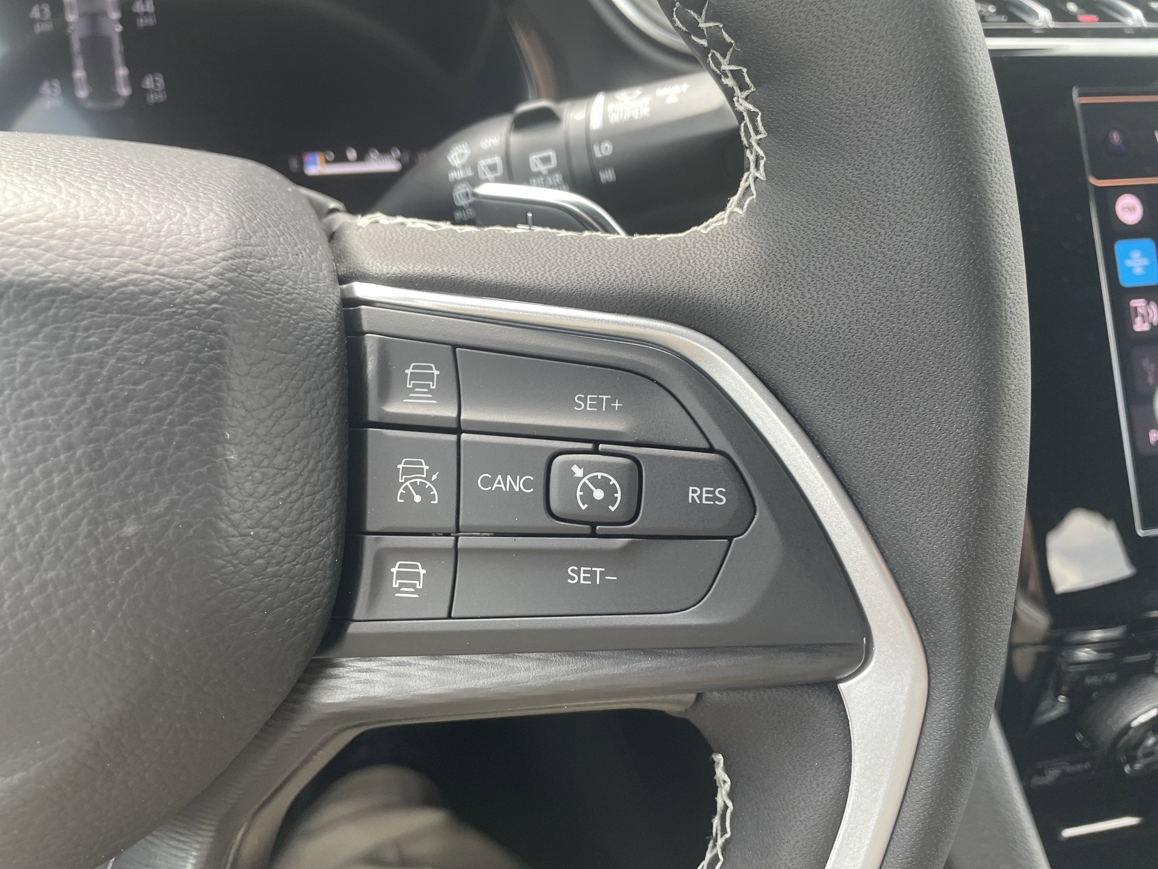 2026 Jeep Grand Cherokee GRAND CHEROKEE LAREDO X 4X4