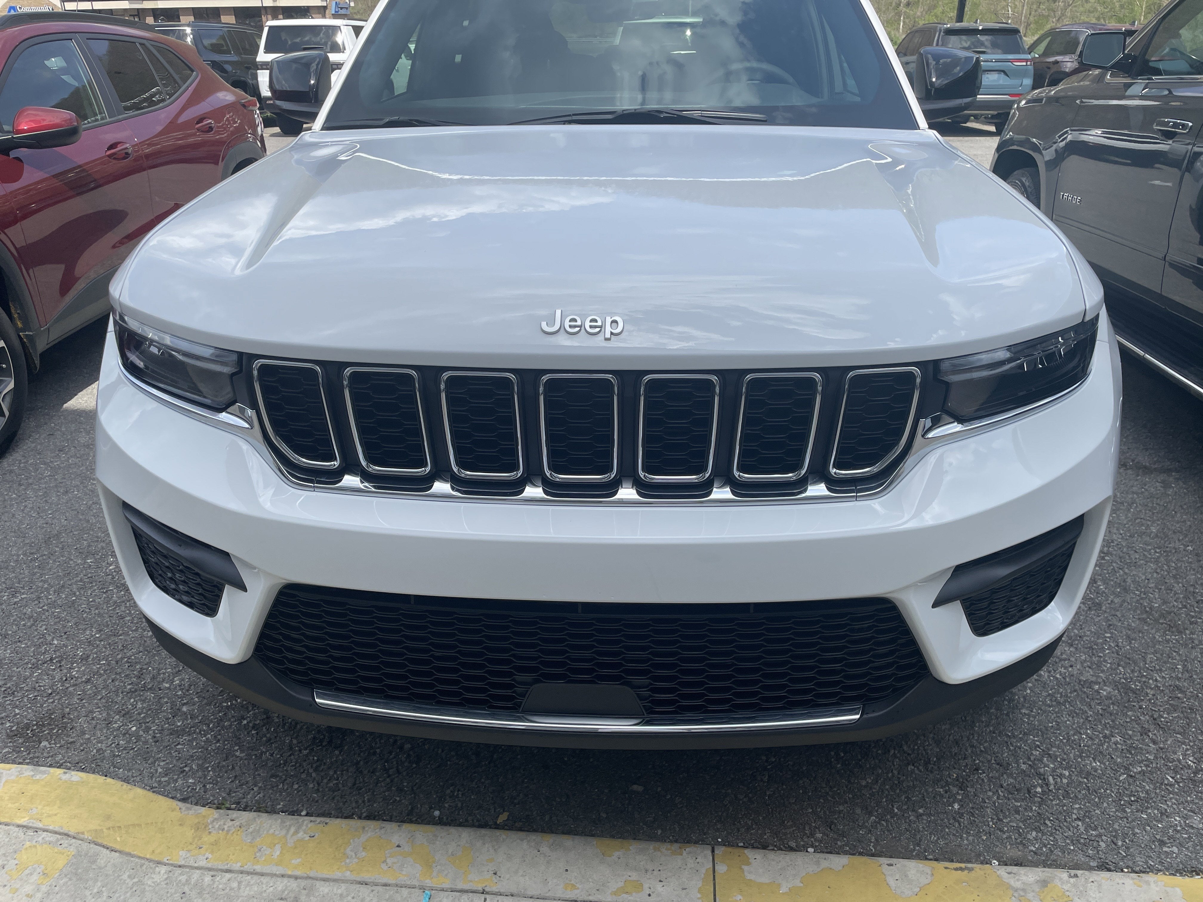 2026 Jeep Grand Cherokee GRAND CHEROKEE LAREDO X 4X4