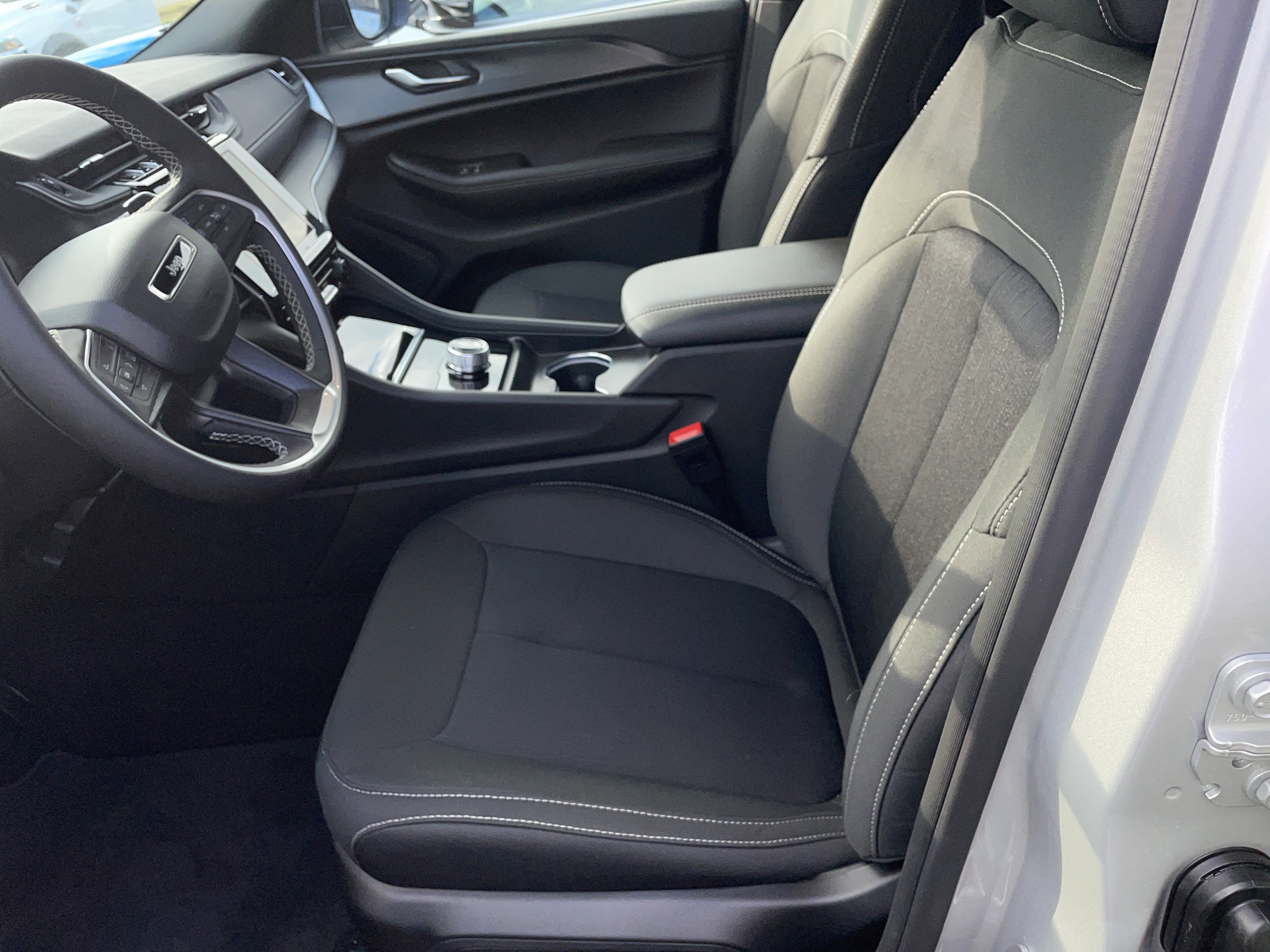 2026 Jeep Grand Cherokee GRAND CHEROKEE LAREDO 4X4