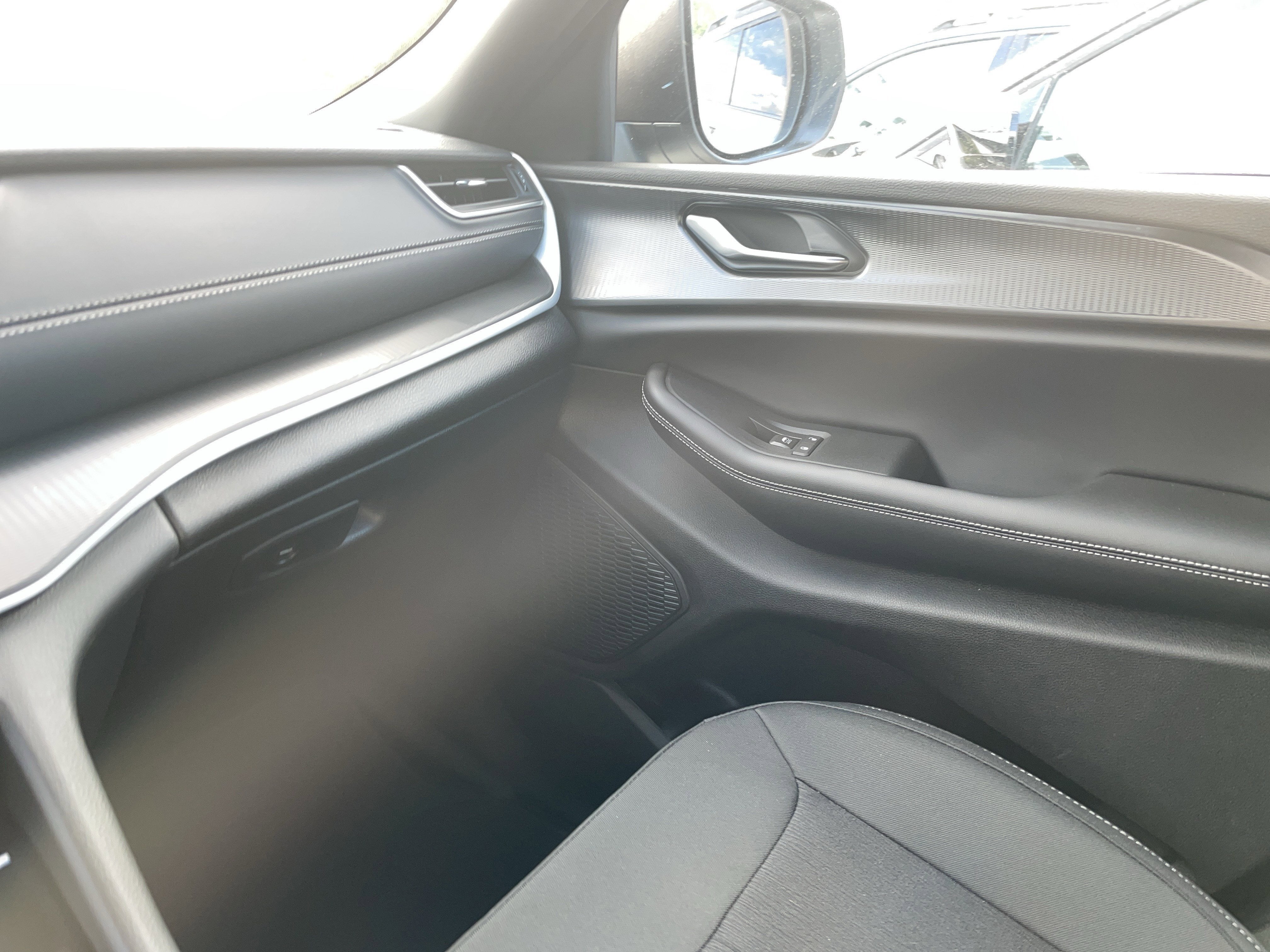 2026 Jeep Grand Cherokee GRAND CHEROKEE LAREDO 4X4