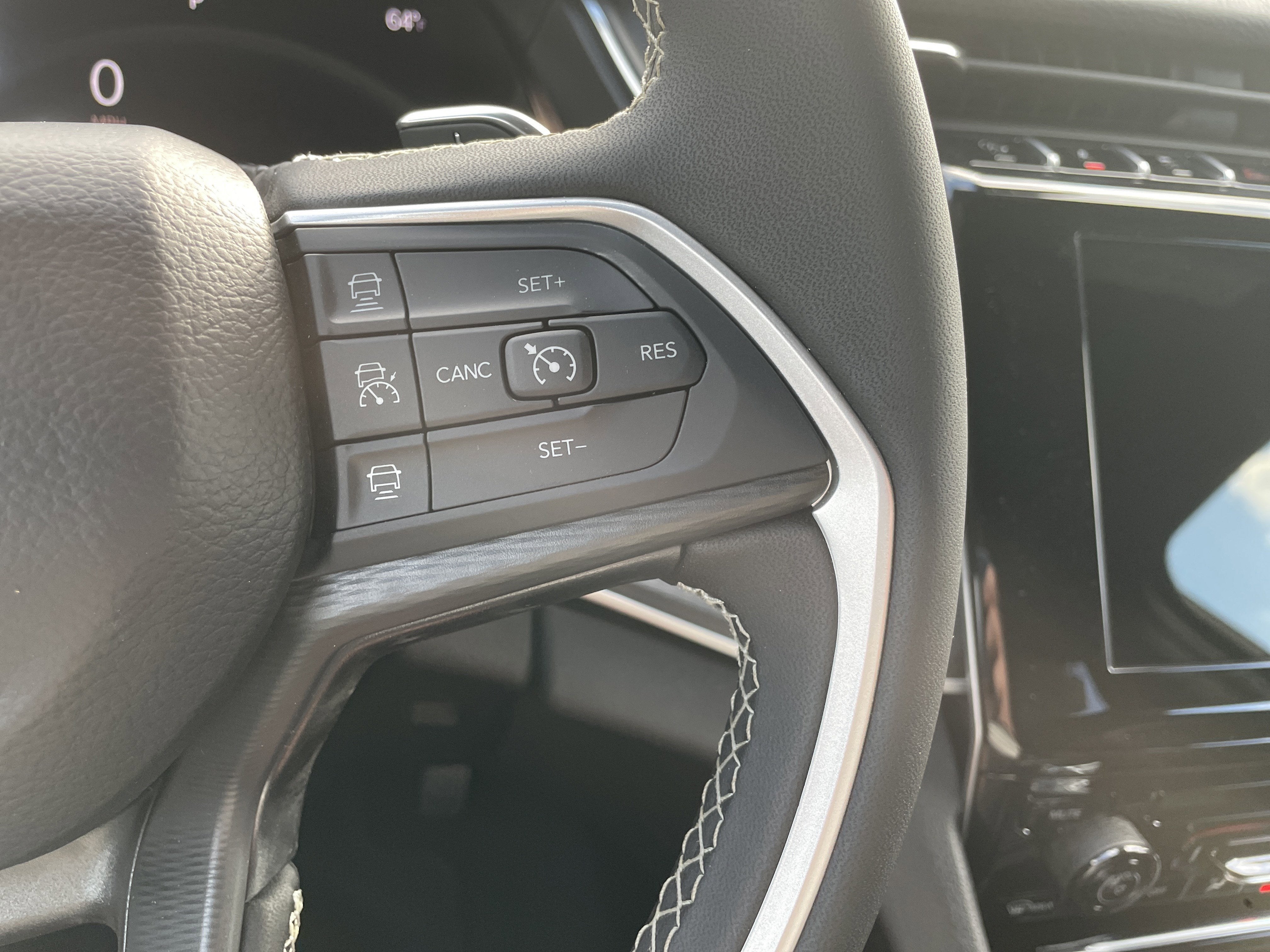 2026 Jeep Grand Cherokee GRAND CHEROKEE LAREDO 4X4