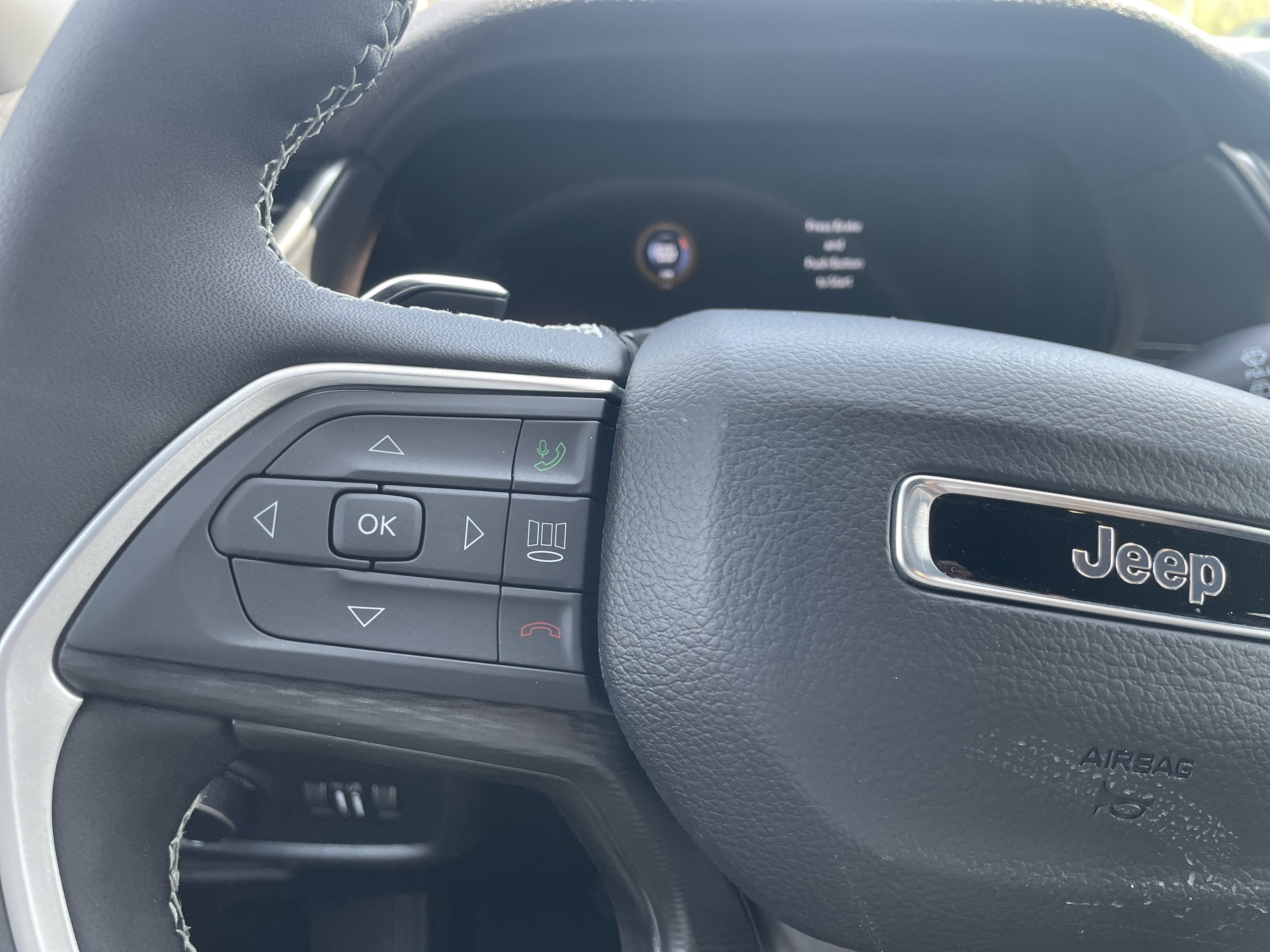 2026 Jeep Grand Cherokee GRAND CHEROKEE LAREDO X 4X4