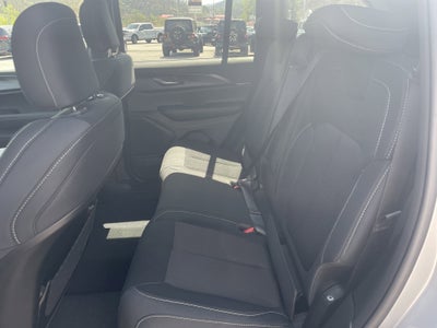 2026 Jeep Grand Cherokee GRAND CHEROKEE LAREDO X 4X4