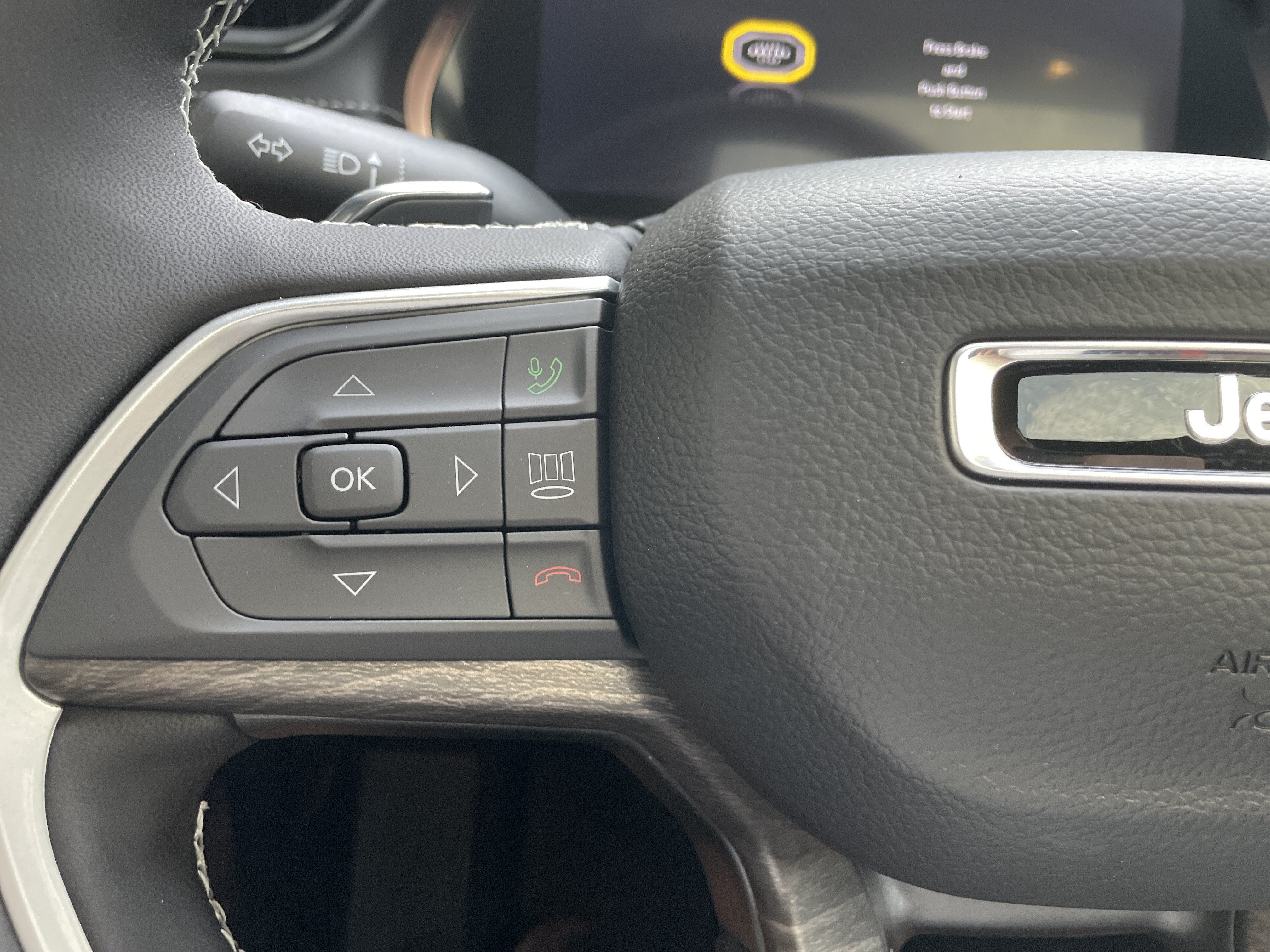 2027 Jeep Grand Cherokee Laredo Altitude