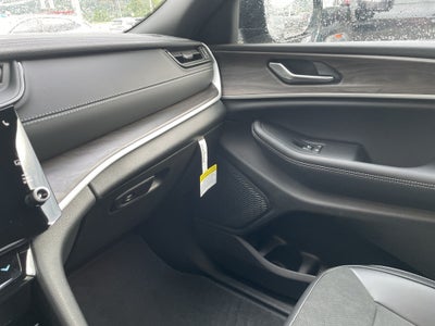 2027 Jeep Grand Cherokee Laredo Altitude