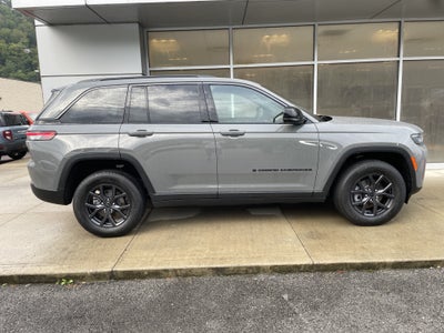 2027 Jeep Grand Cherokee Laredo Altitude