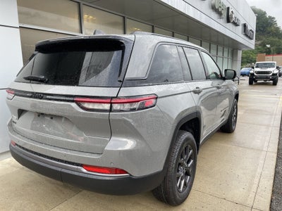 2027 Jeep Grand Cherokee Laredo Altitude