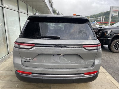 2027 Jeep Grand Cherokee Laredo Altitude
