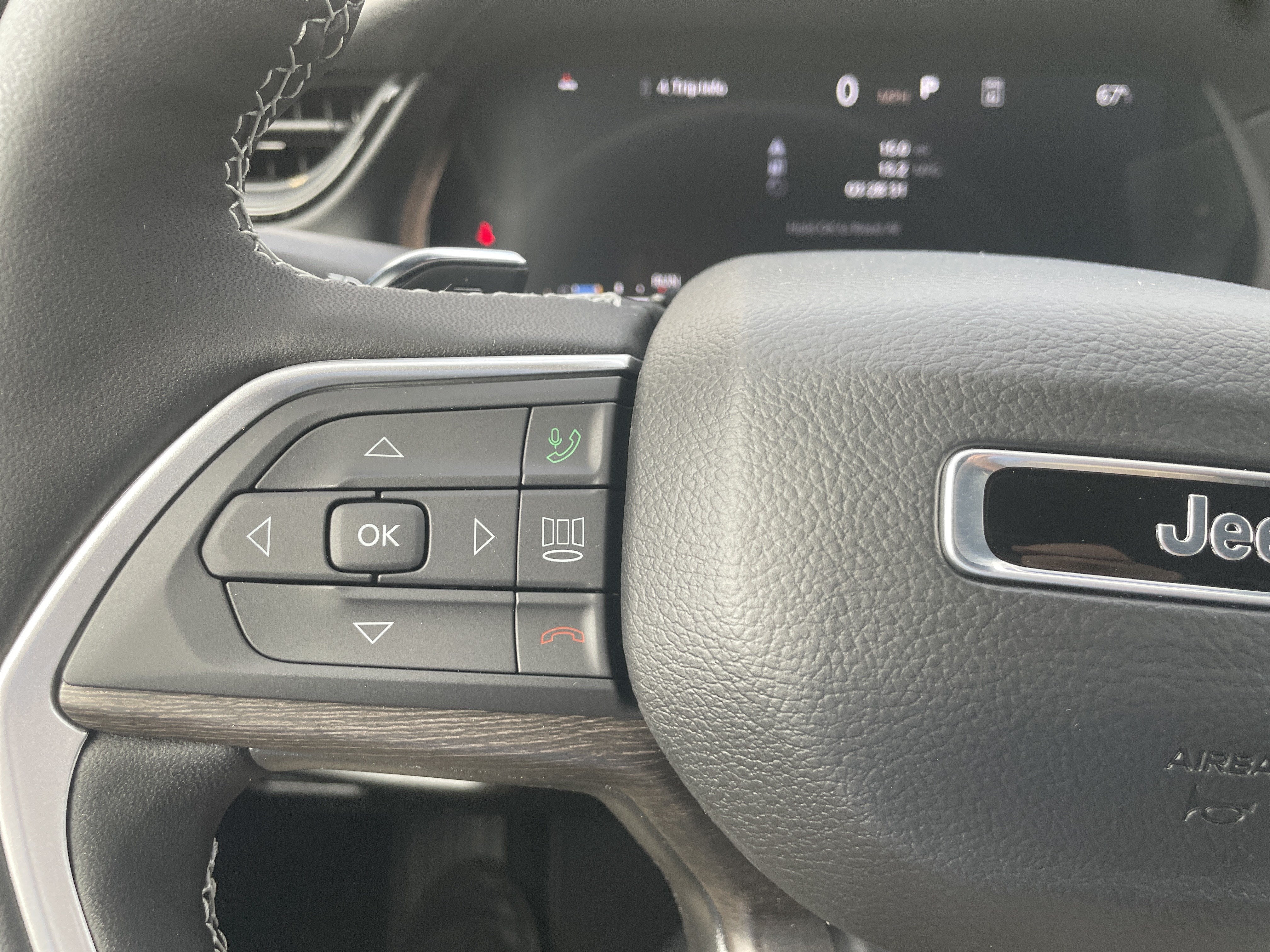 2027 Jeep Grand Cherokee GRAND CHEROKEE LAREDO ALTITUDE 4X4