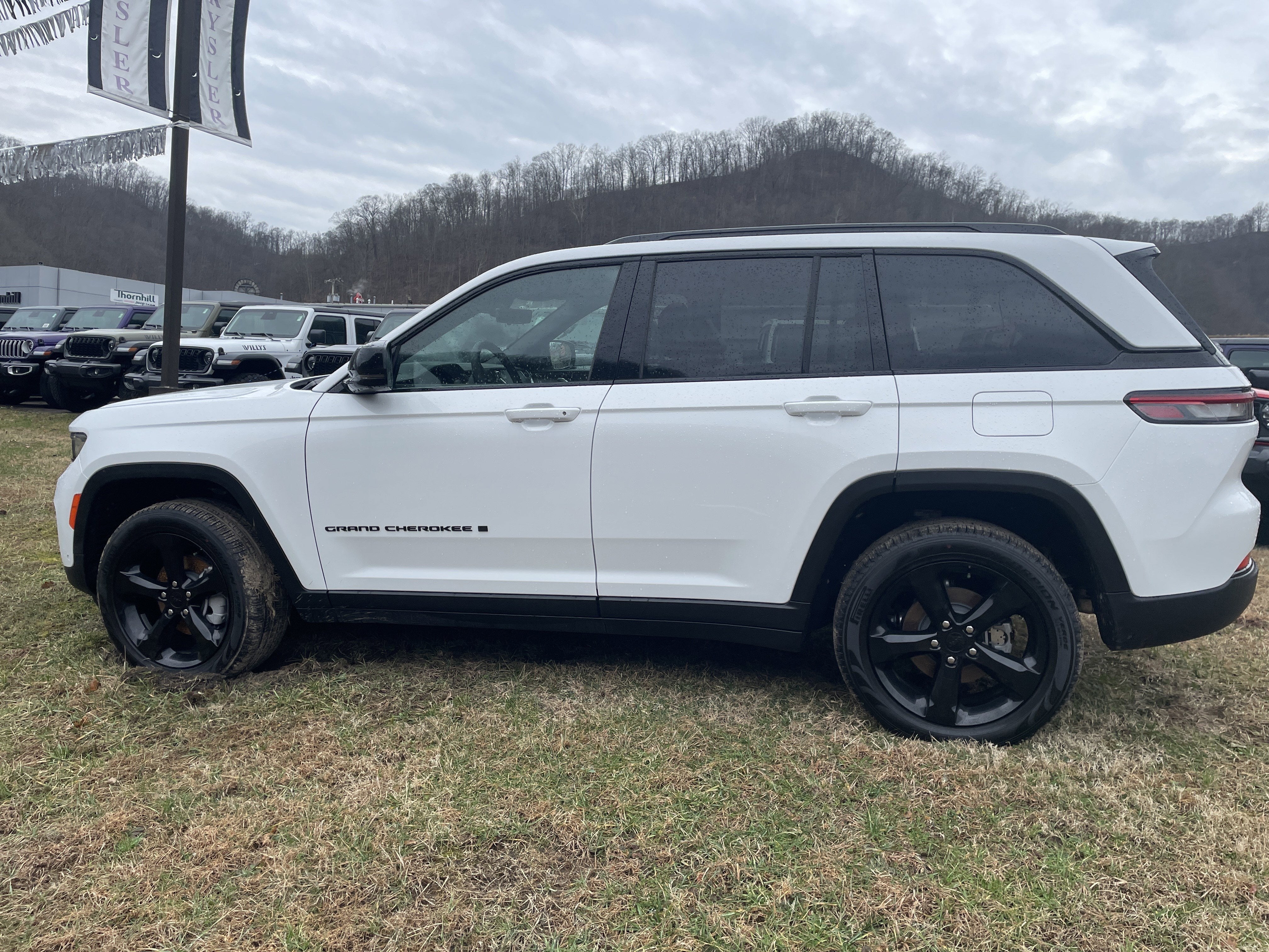 2025 Jeep Grand Cherokee GRAND CHEROKEE LIMITED 4X4