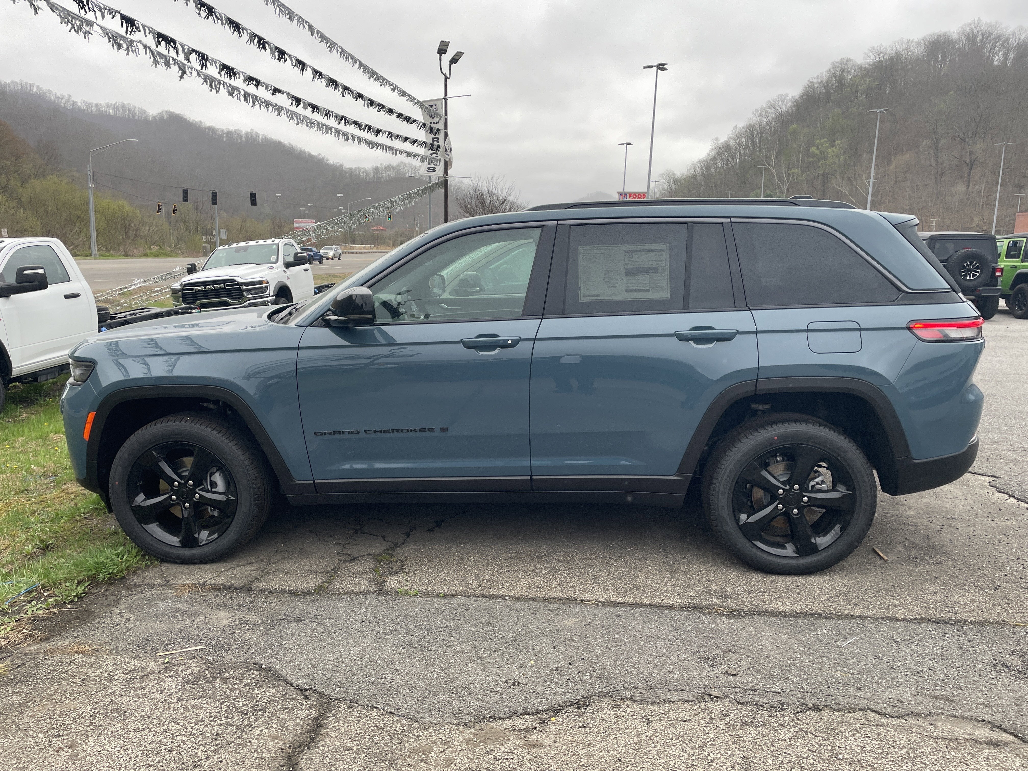 2026 Jeep Grand Cherokee GRAND CHEROKEE LIMITED 4X4