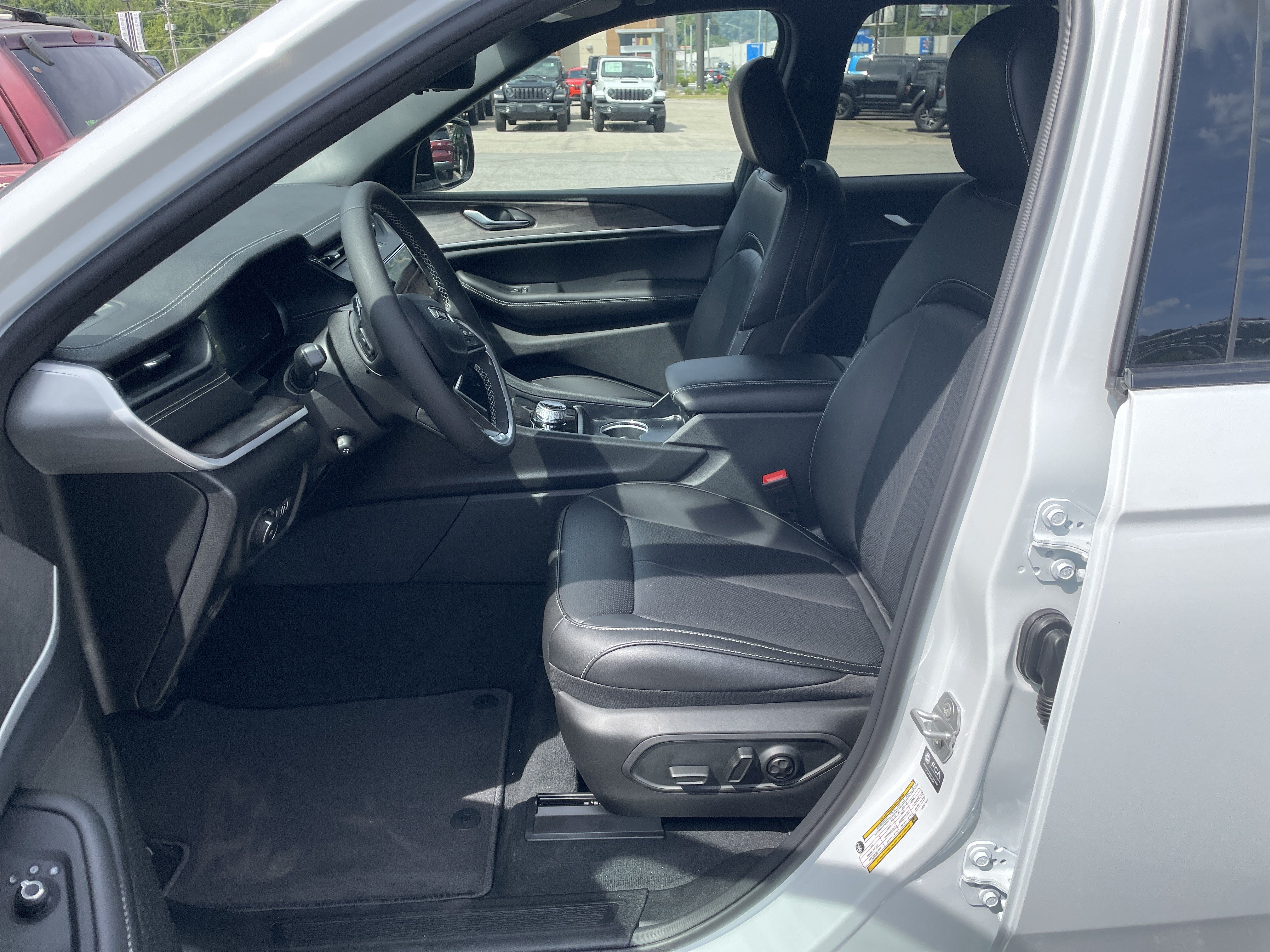 2027 Jeep Grand Cherokee Limited