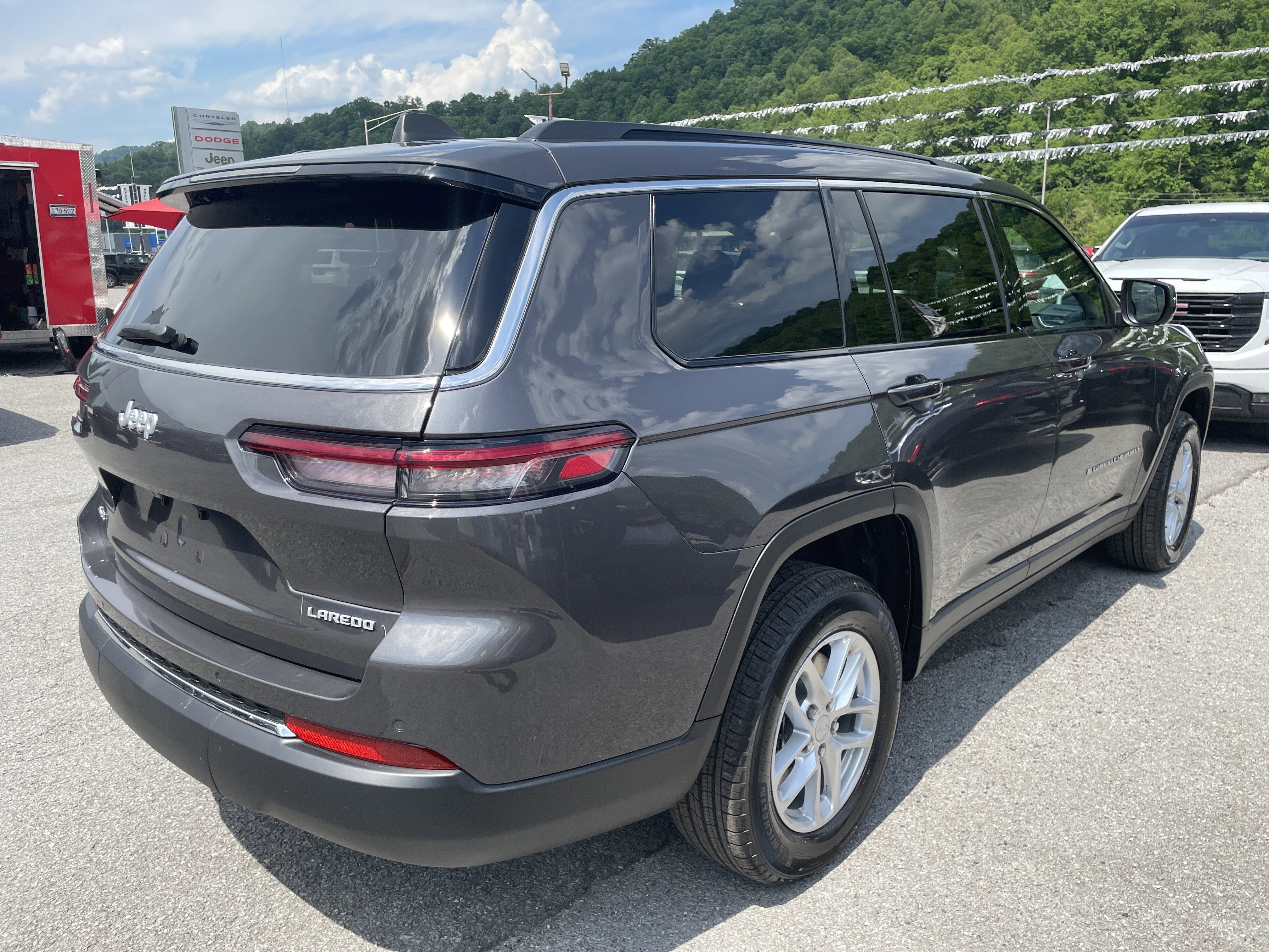 2026 Jeep Grand Cherokee GRAND CHEROKEE L LAREDO X 4X4