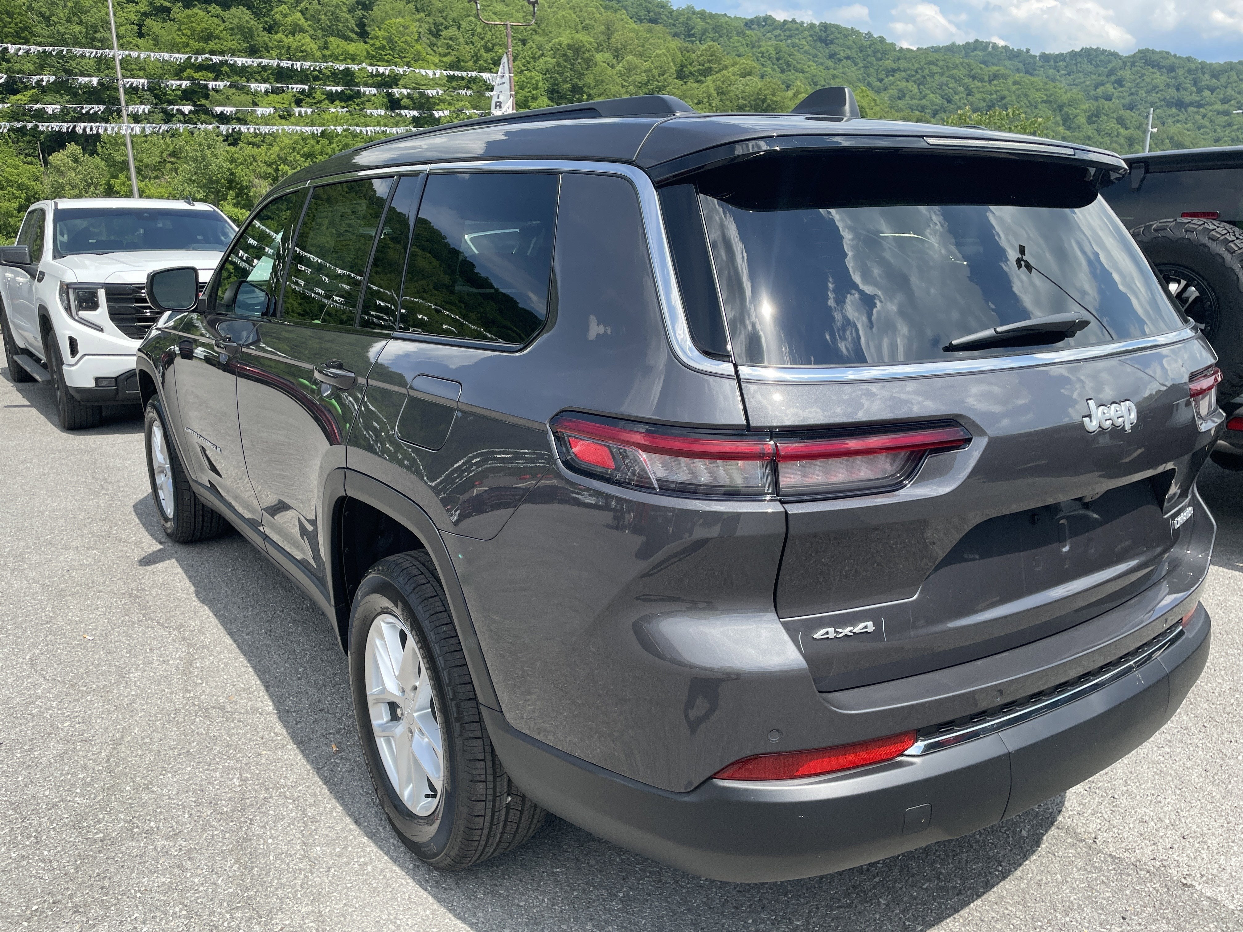 2026 Jeep Grand Cherokee GRAND CHEROKEE L LAREDO X 4X4