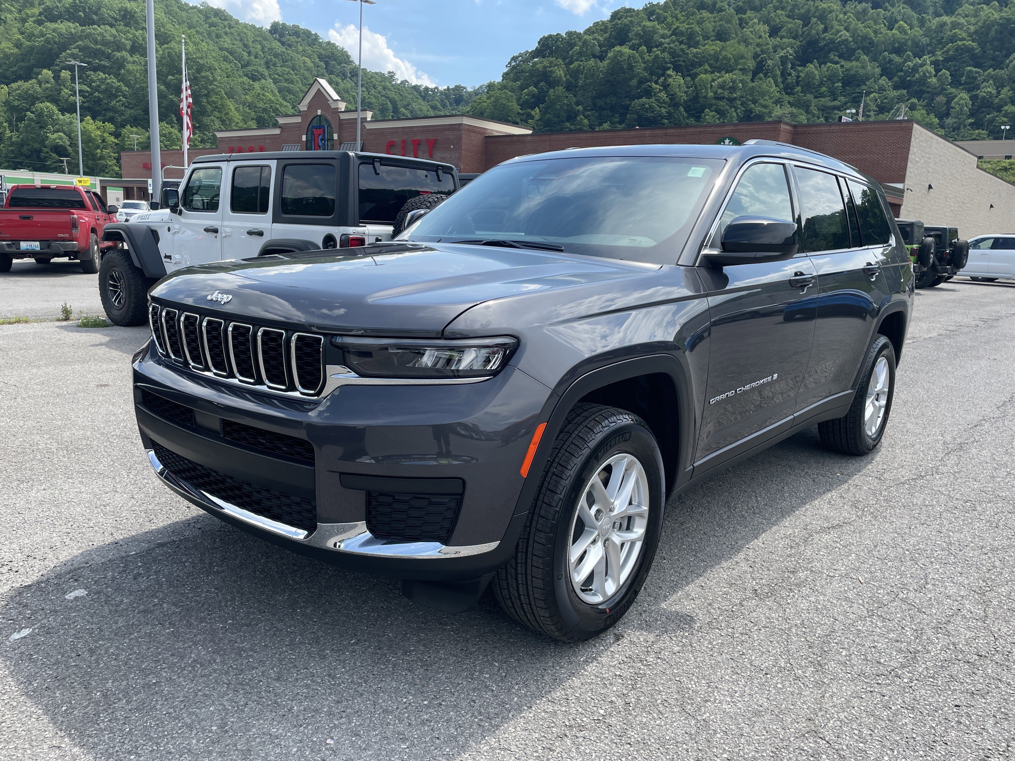 2026 Jeep Grand Cherokee GRAND CHEROKEE L LAREDO X 4X4