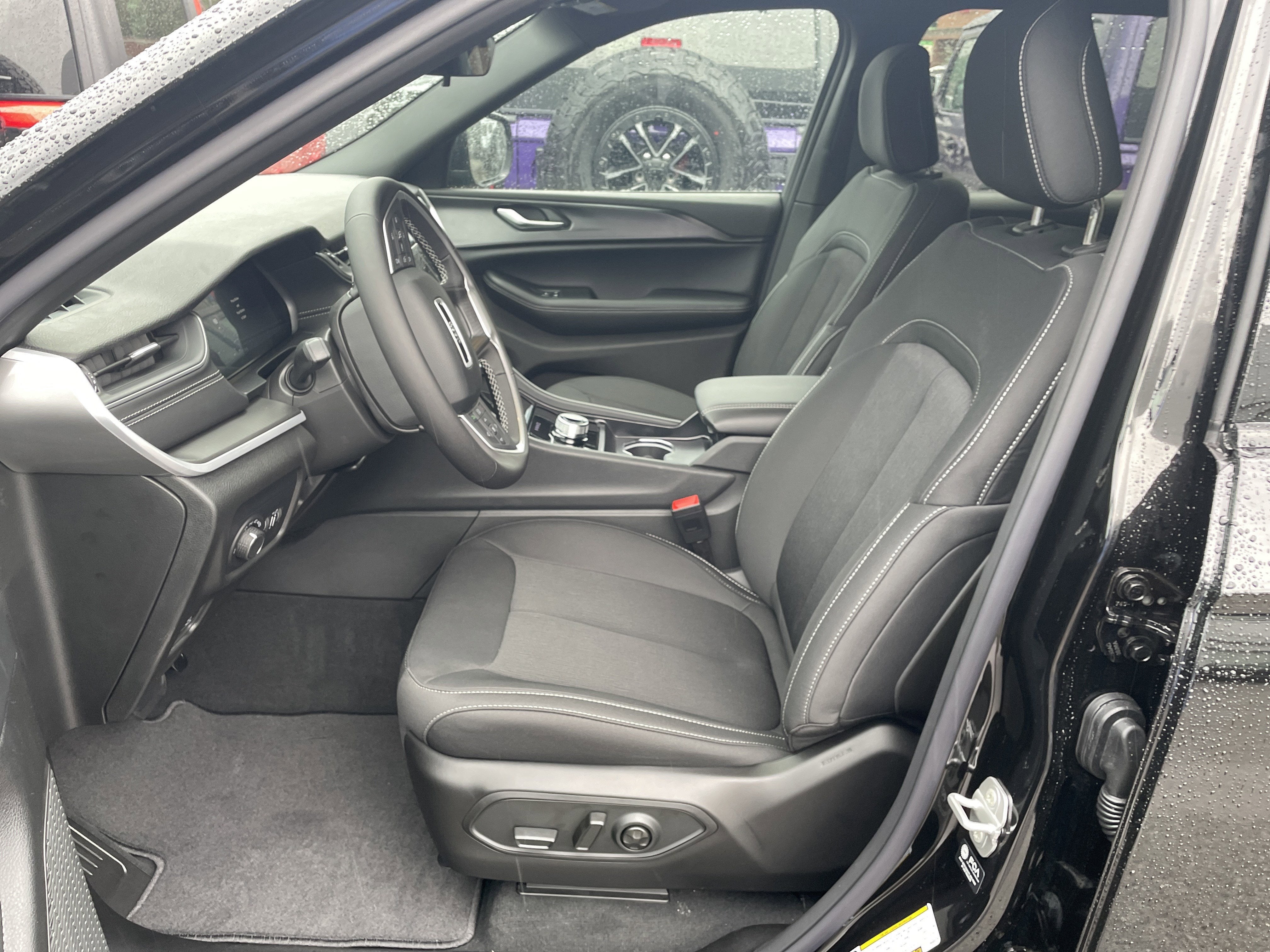 2026 Jeep Grand Cherokee GRAND CHEROKEE L LAREDO X 4X4