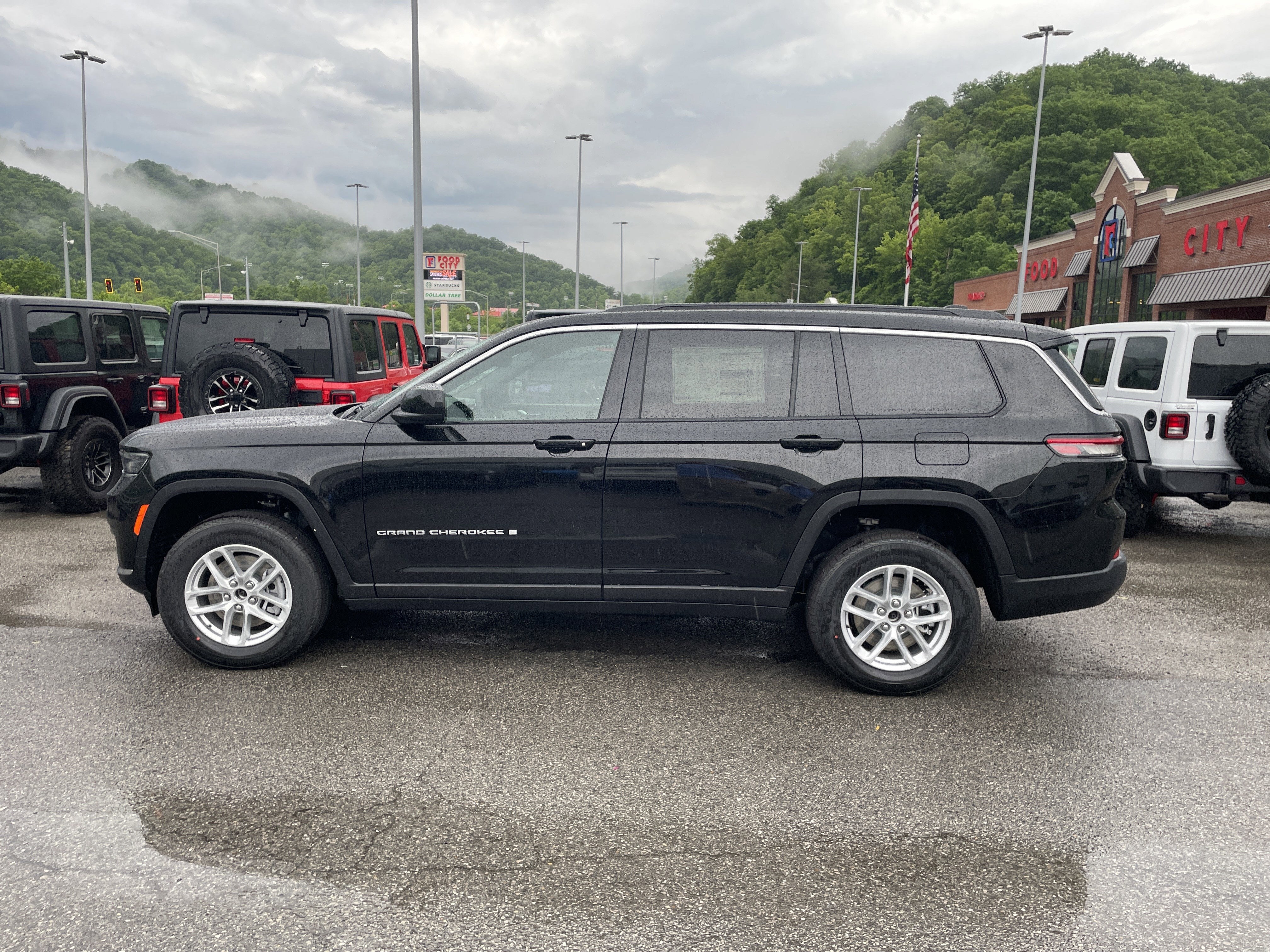 2026 Jeep Grand Cherokee GRAND CHEROKEE L LAREDO X 4X4