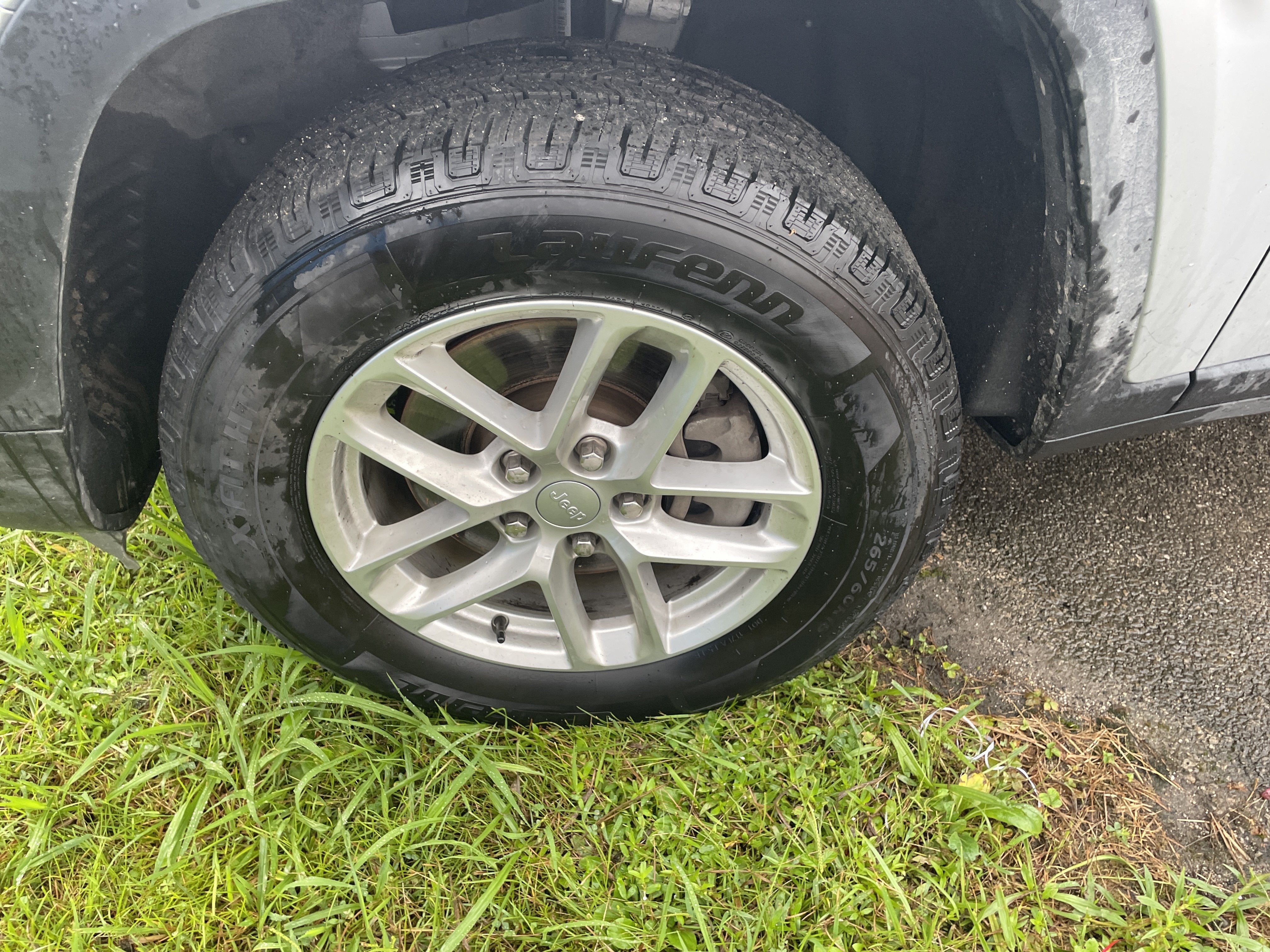 2024 Jeep Grand Cherokee L Laredo X 4x4