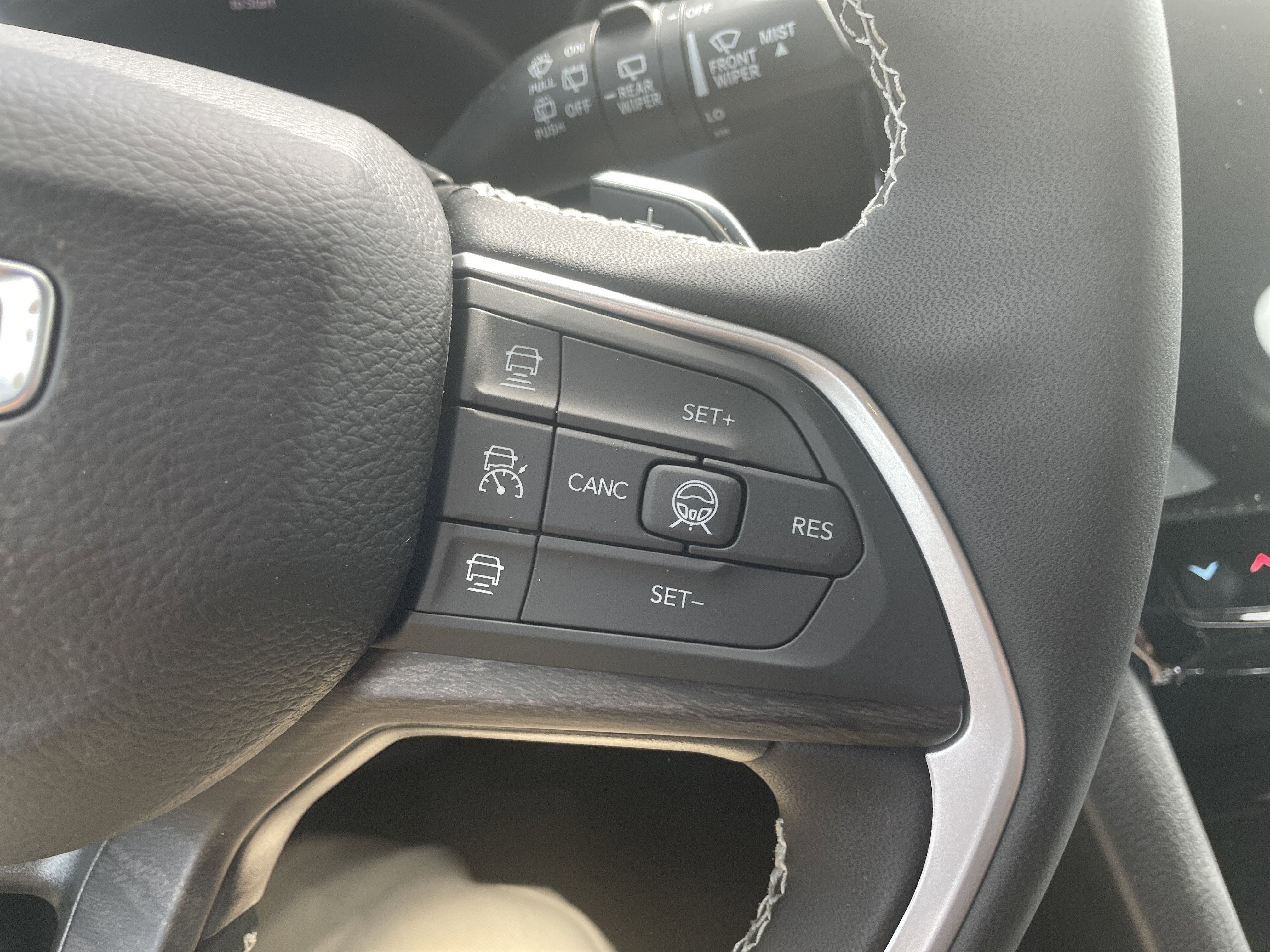 2026 Jeep Grand Cherokee GRAND CHEROKEE L LAREDO ALTITUDE 4X4