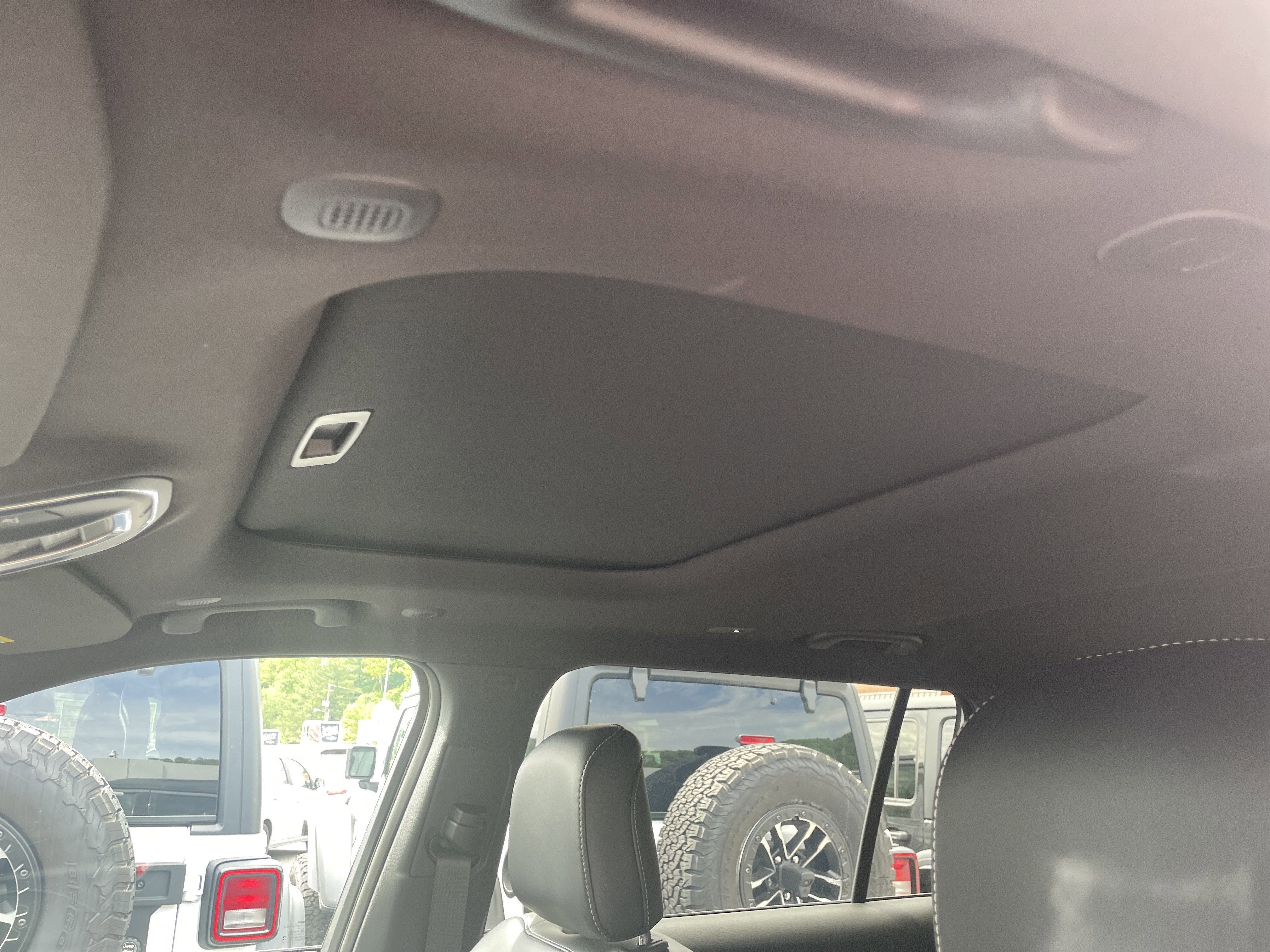 2026 Jeep Grand Cherokee GRAND CHEROKEE L LAREDO ALTITUDE 4X4