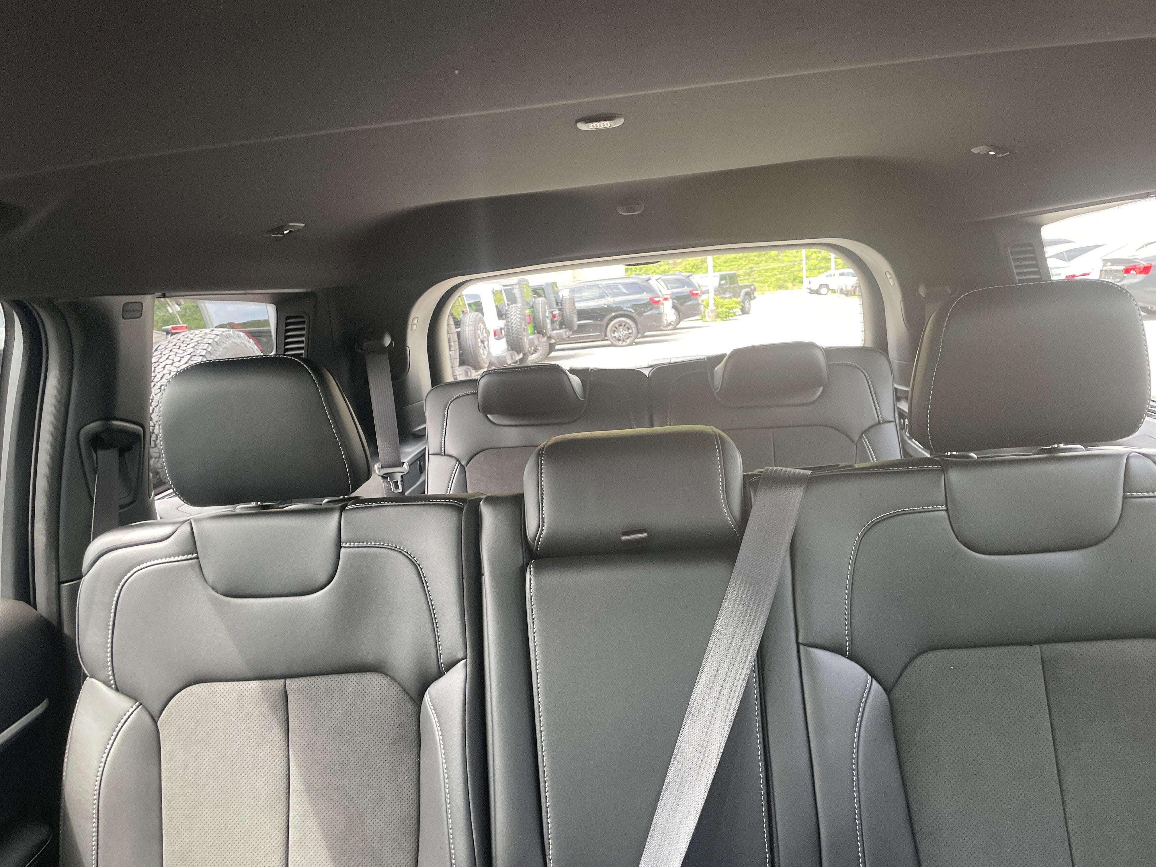 2026 Jeep Grand Cherokee GRAND CHEROKEE L LAREDO ALTITUDE 4X4