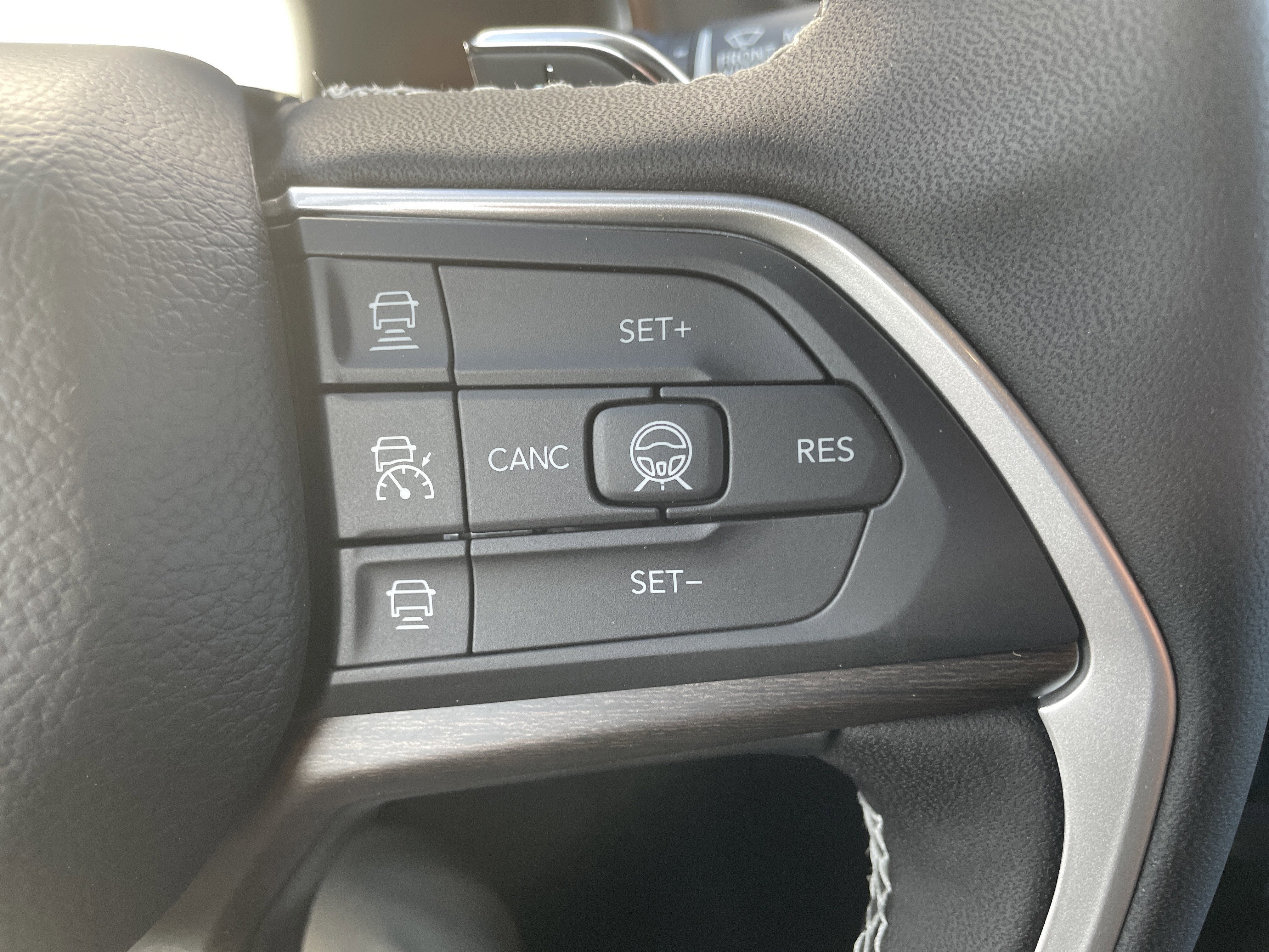 2026 Jeep Grand Cherokee GRAND CHEROKEE L LAREDO ALTITUDE 4X4