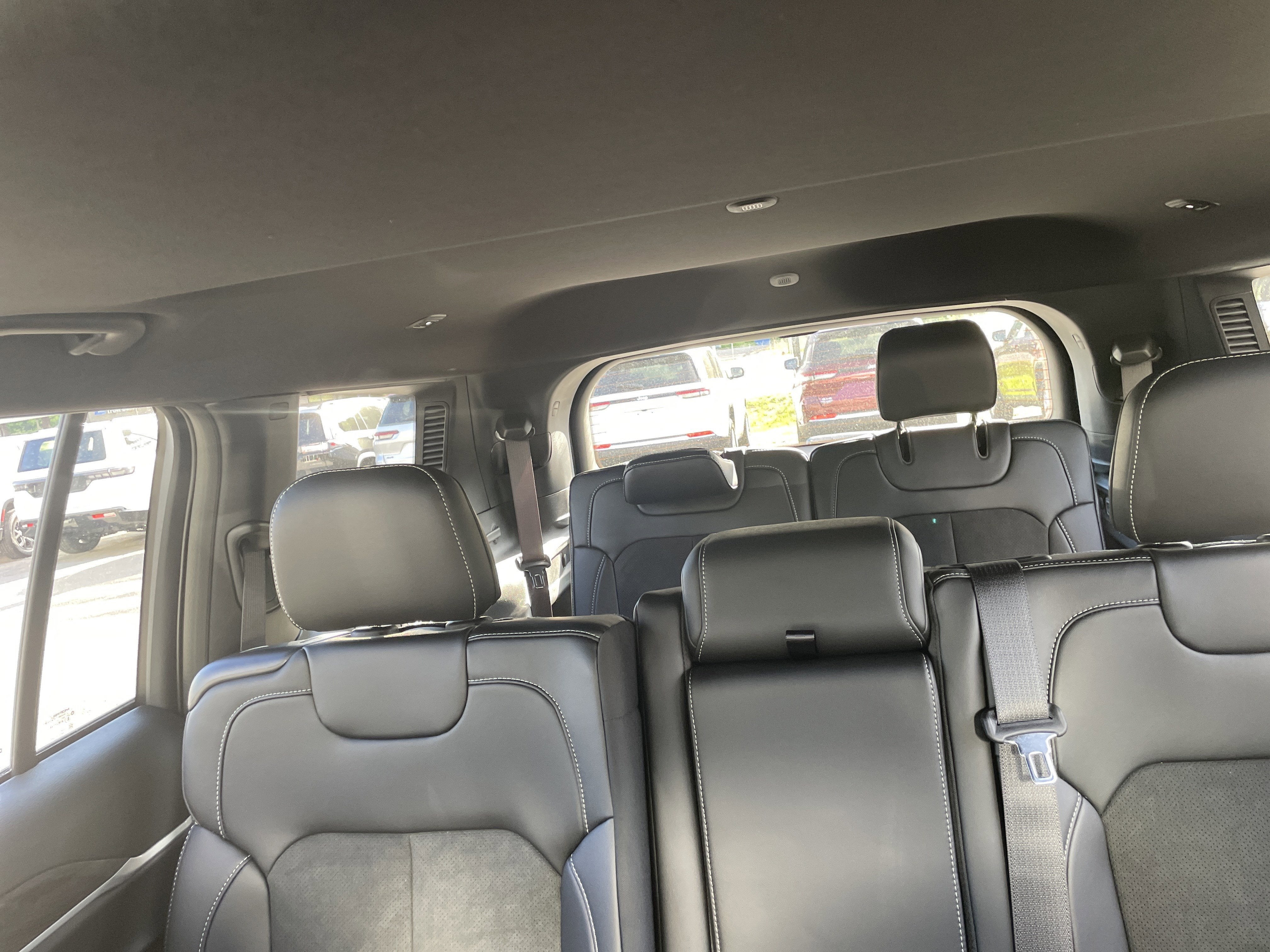 2026 Jeep Grand Cherokee GRAND CHEROKEE L LAREDO ALTITUDE 4X4