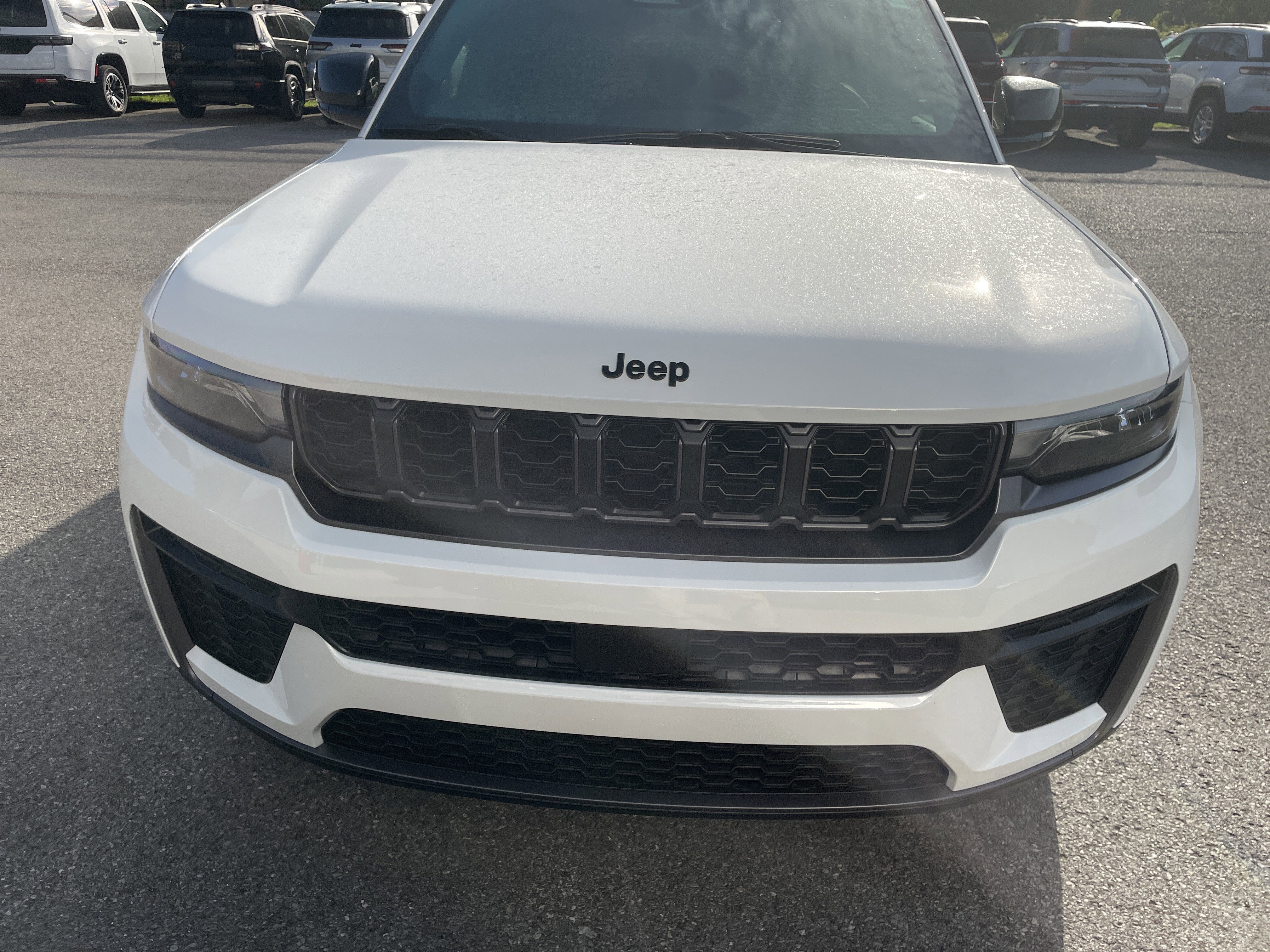 2026 Jeep Grand Cherokee GRAND CHEROKEE L LAREDO ALTITUDE 4X4