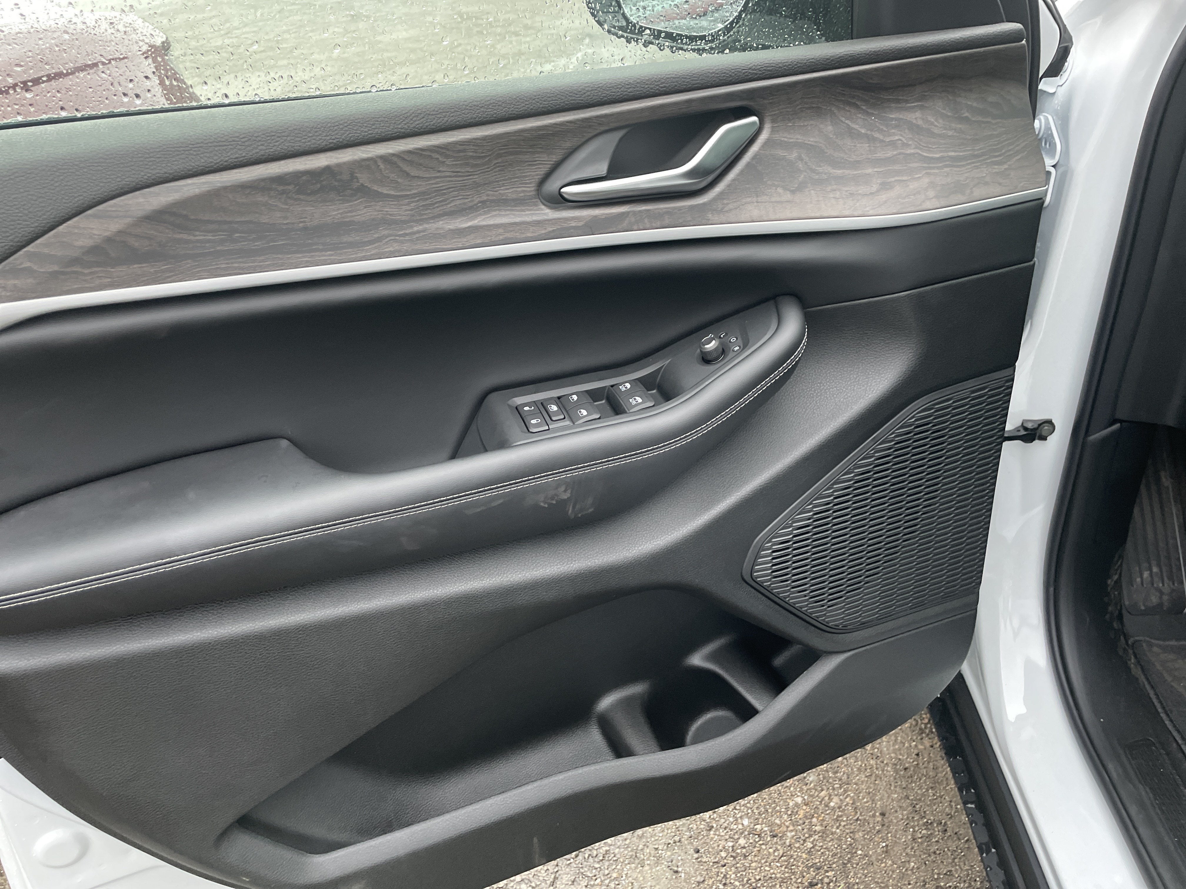 2027 Jeep Grand Cherokee Laredo Altitude