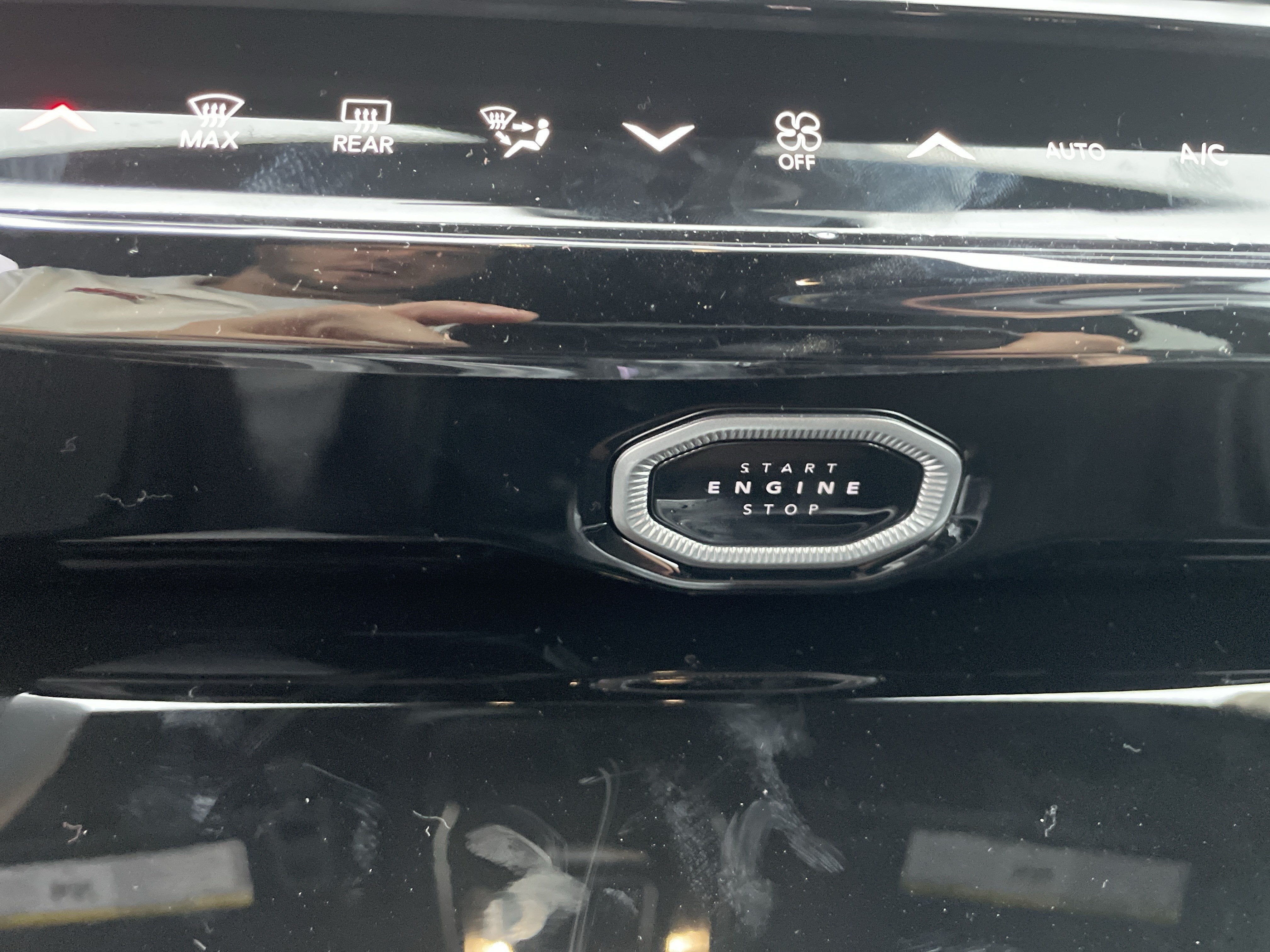 2027 Jeep Grand Cherokee Laredo Altitude