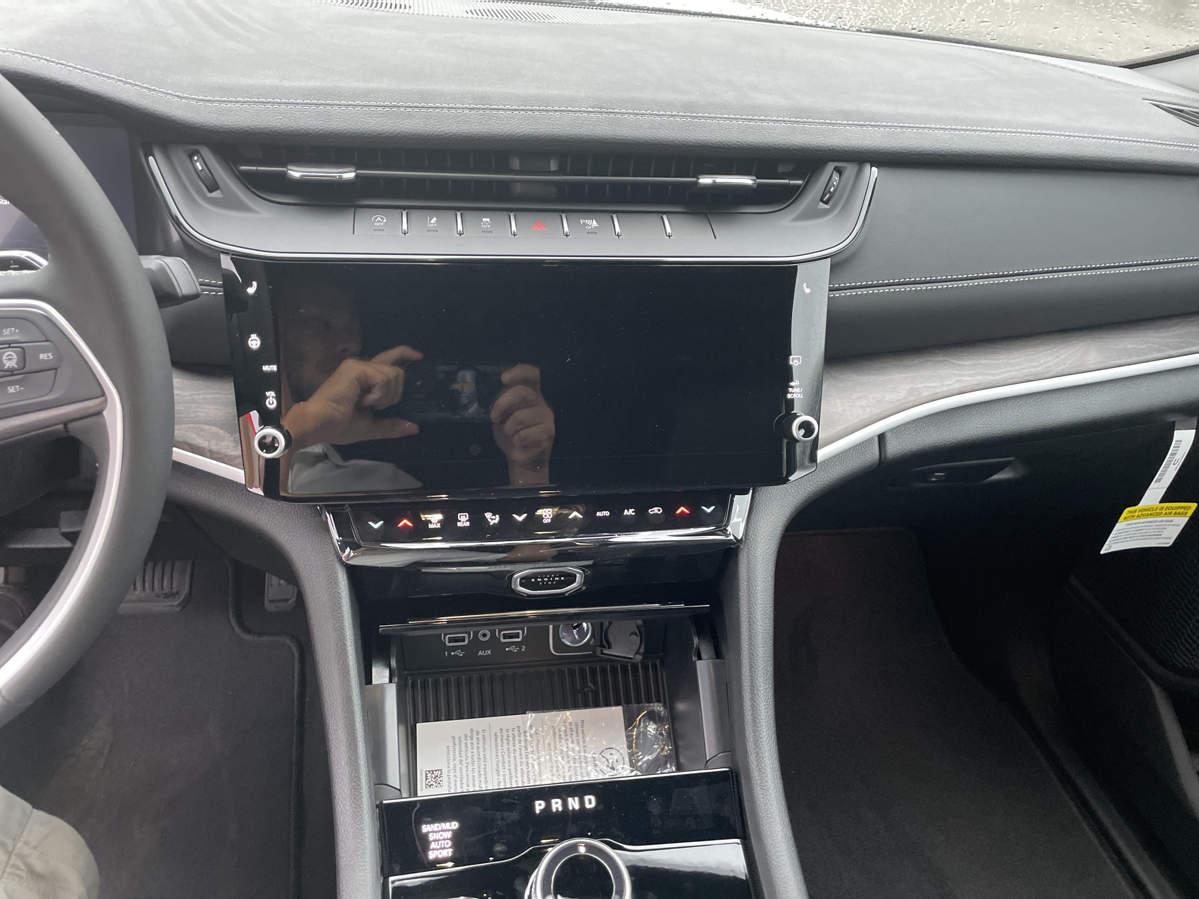2027 Jeep Grand Cherokee Laredo Altitude