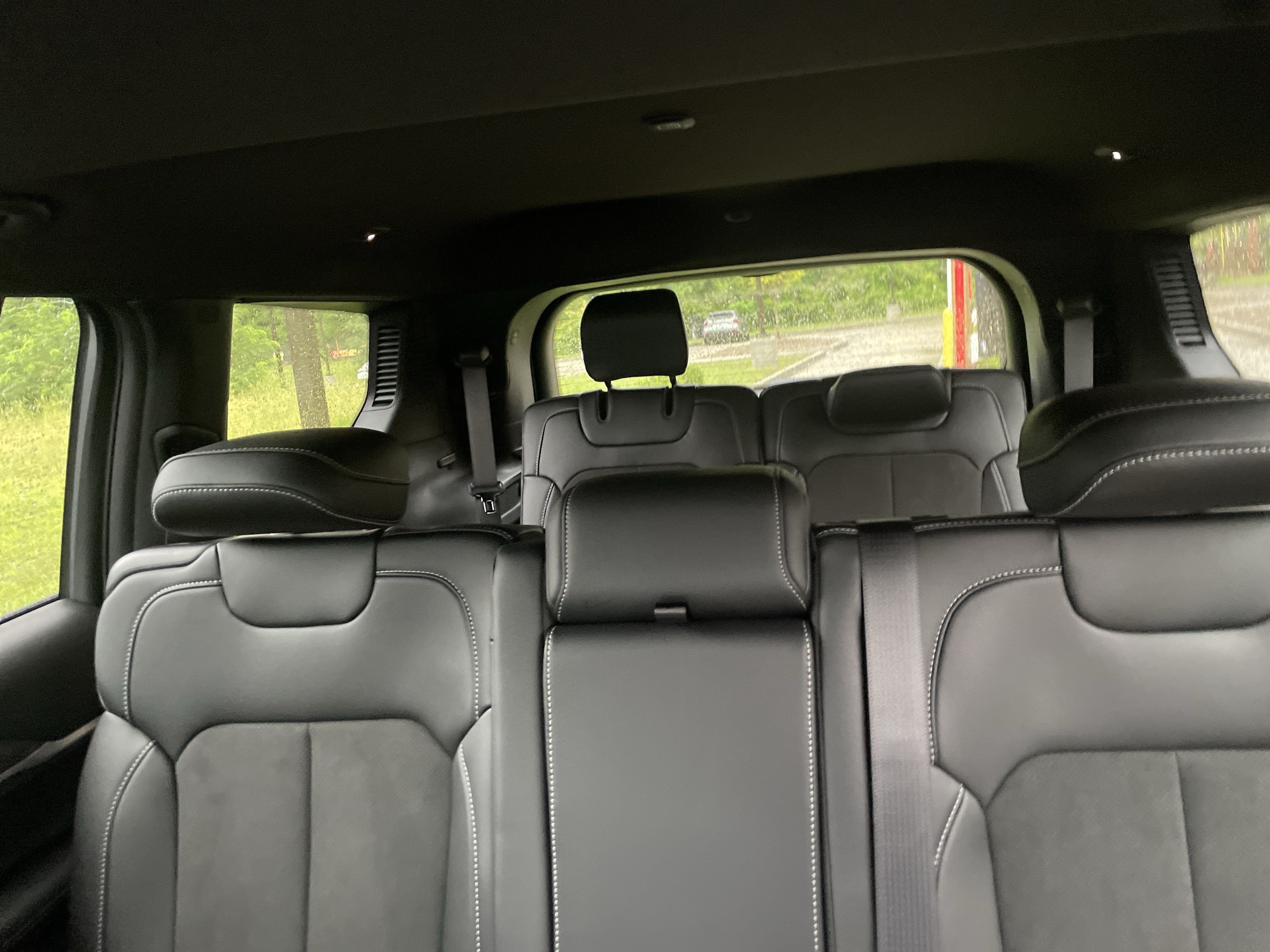 2027 Jeep Grand Cherokee Laredo Altitude
