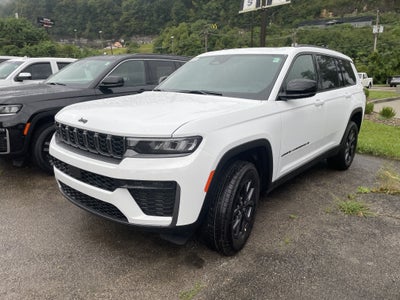 2027 Jeep Grand Cherokee Laredo Altitude