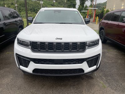 2027 Jeep Grand Cherokee Laredo Altitude