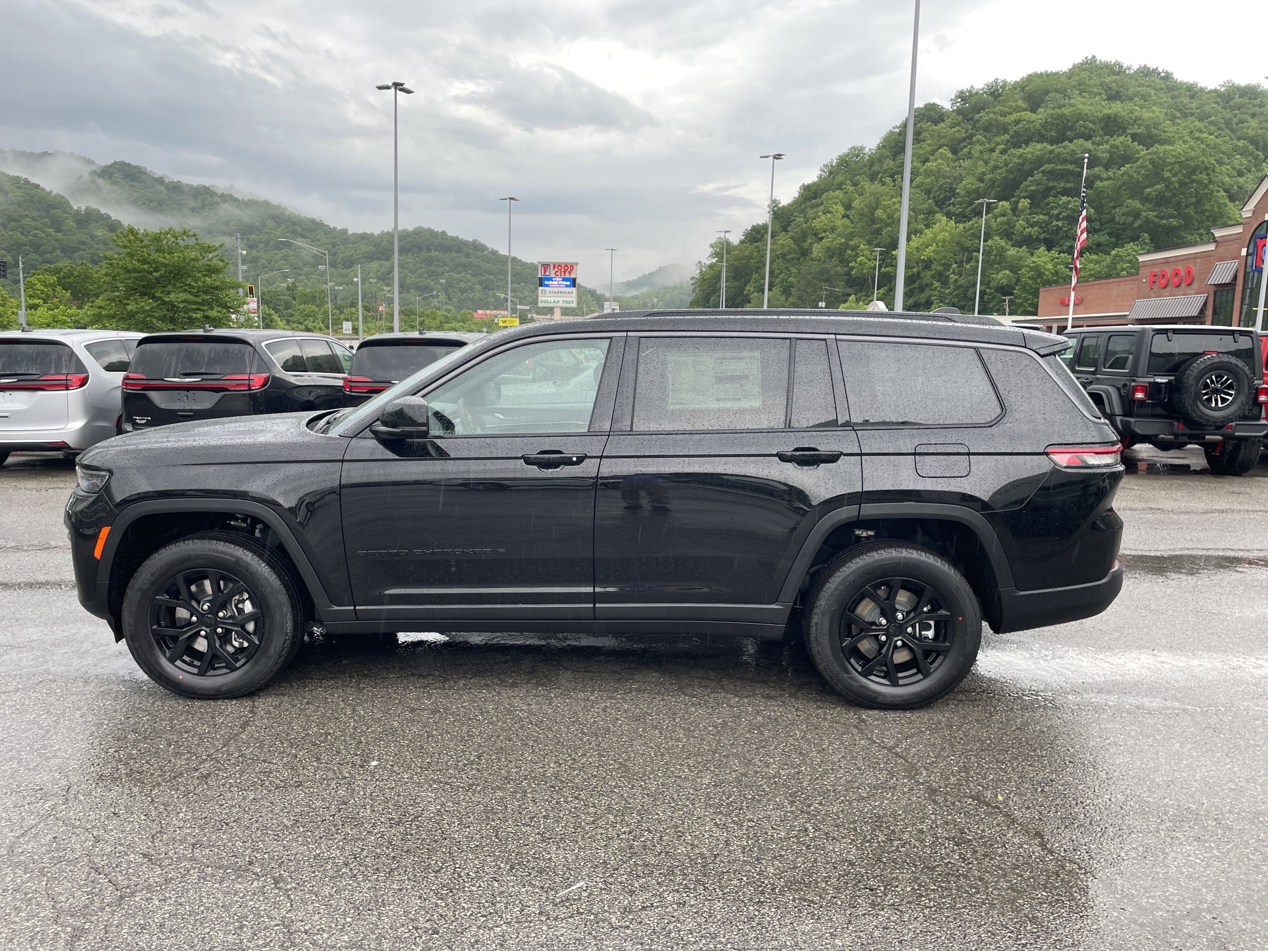 2026 Jeep Grand Cherokee GRAND CHEROKEE L LAREDO ALTITUDE 4X4