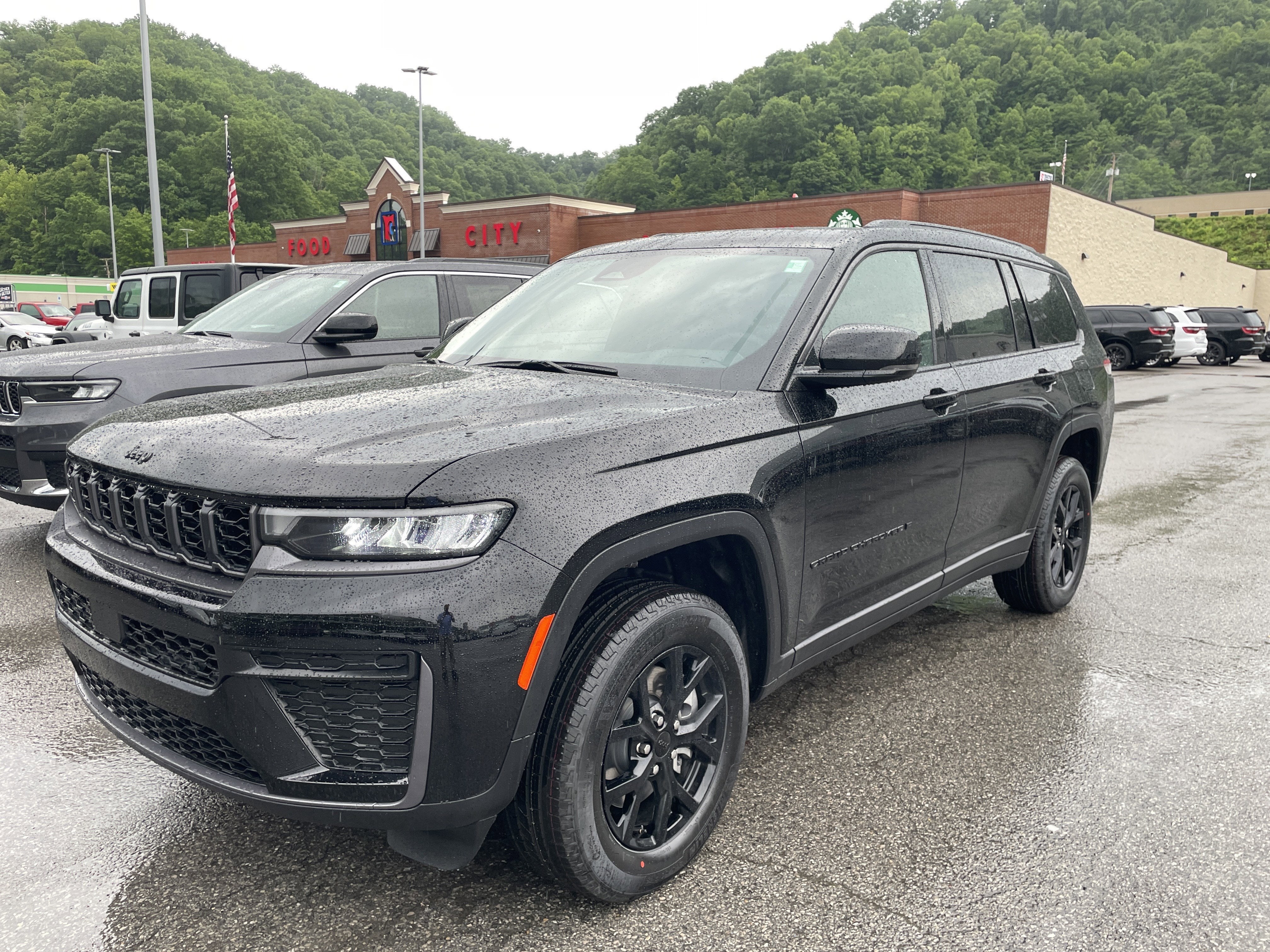 2026 Jeep Grand Cherokee GRAND CHEROKEE L LAREDO ALTITUDE 4X4