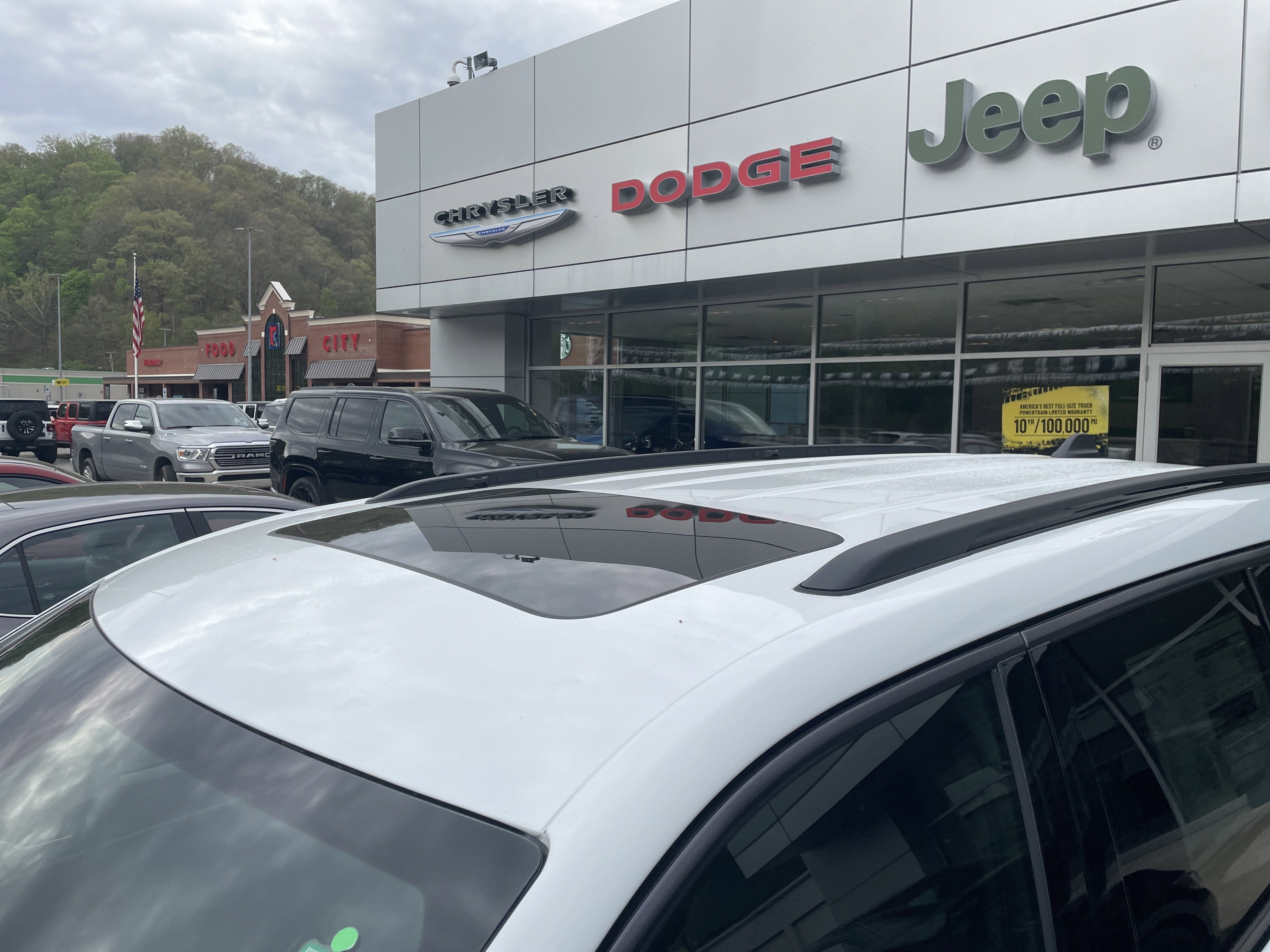 2026 Jeep Grand Cherokee GRAND CHEROKEE L LAREDO ALTITUDE 4X4