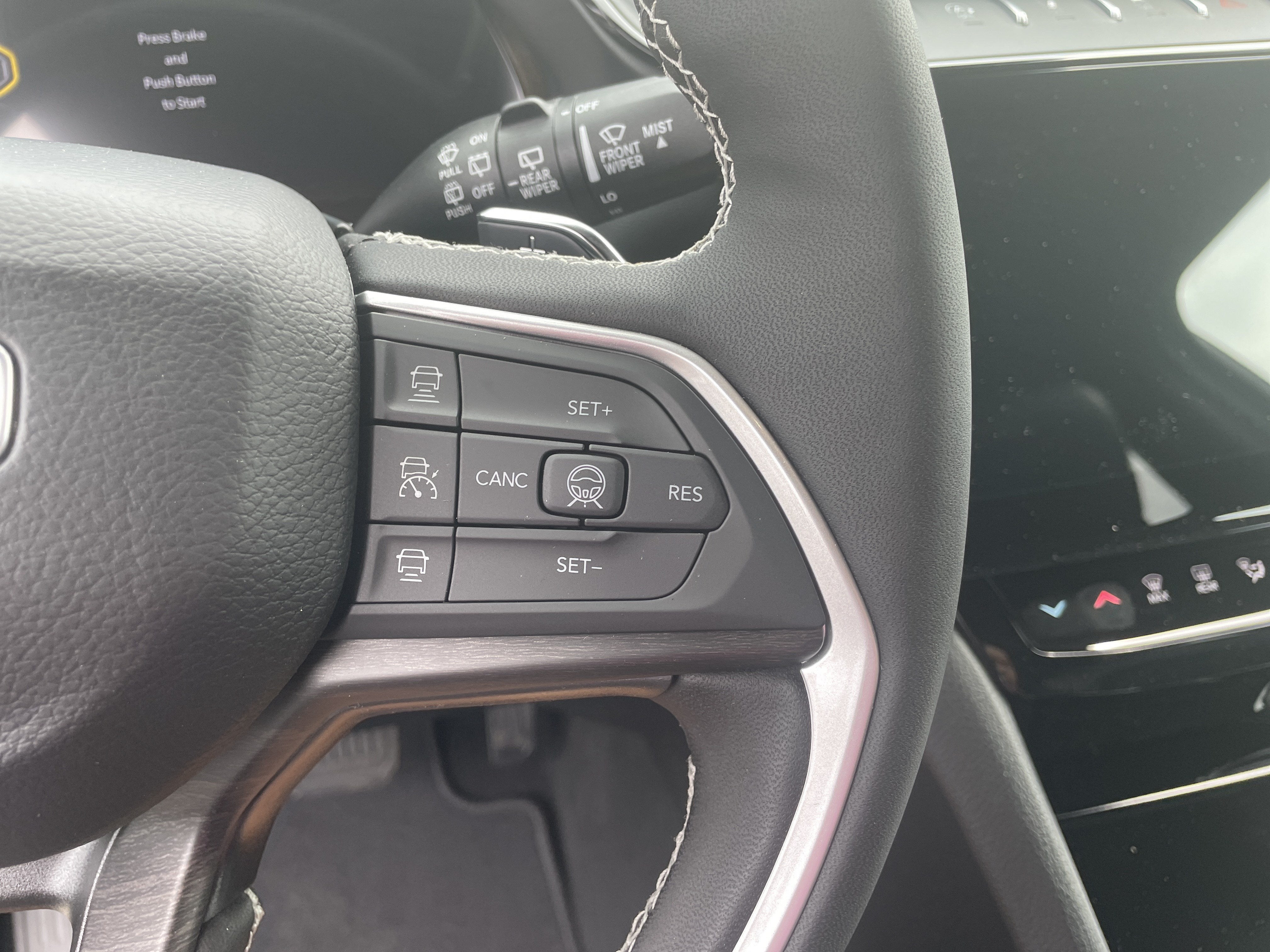2026 Jeep Grand Cherokee GRAND CHEROKEE L LAREDO ALTITUDE 4X4