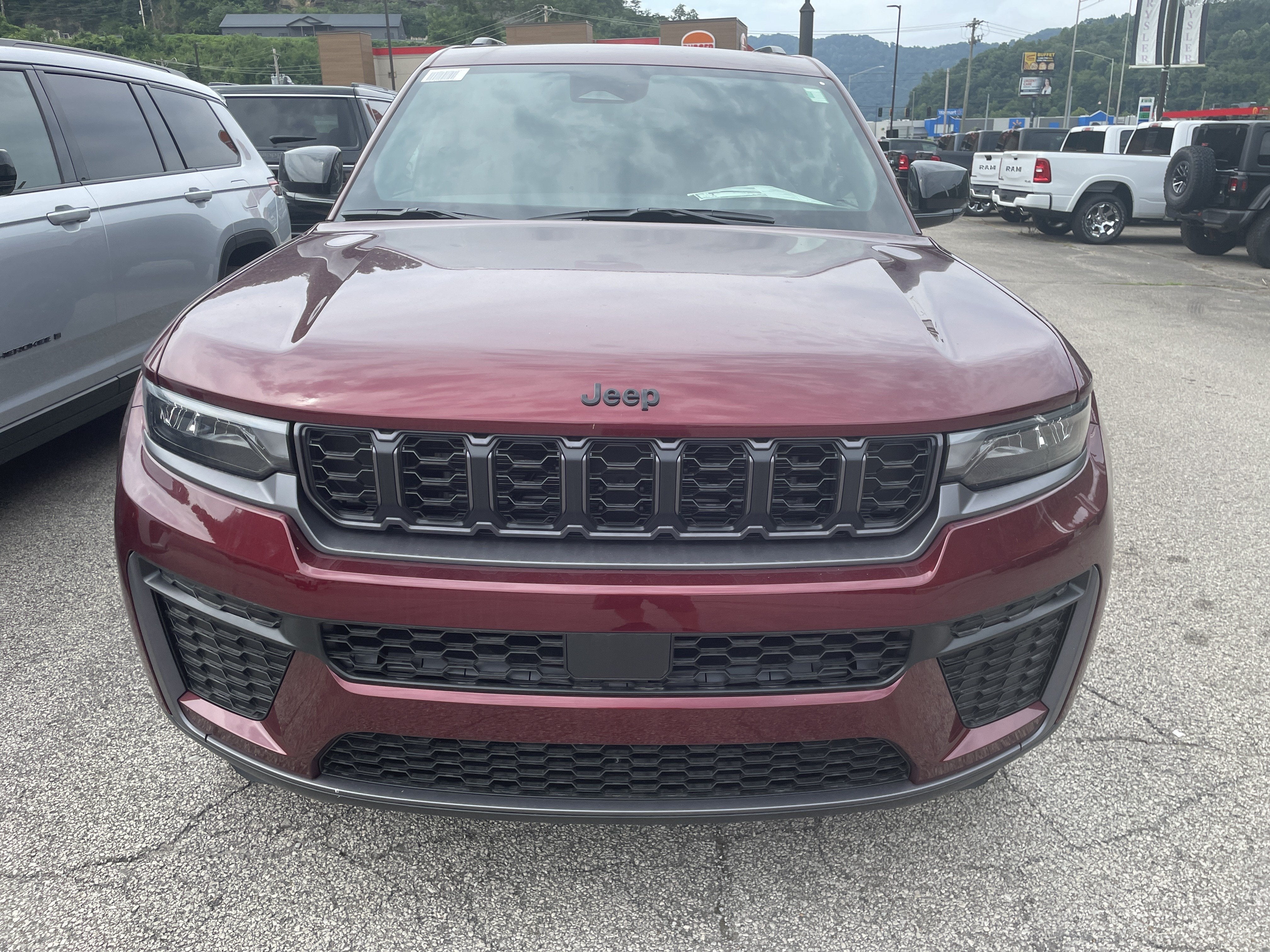 2026 Jeep Grand Cherokee GRAND CHEROKEE L LAREDO ALTITUDE 4X4
