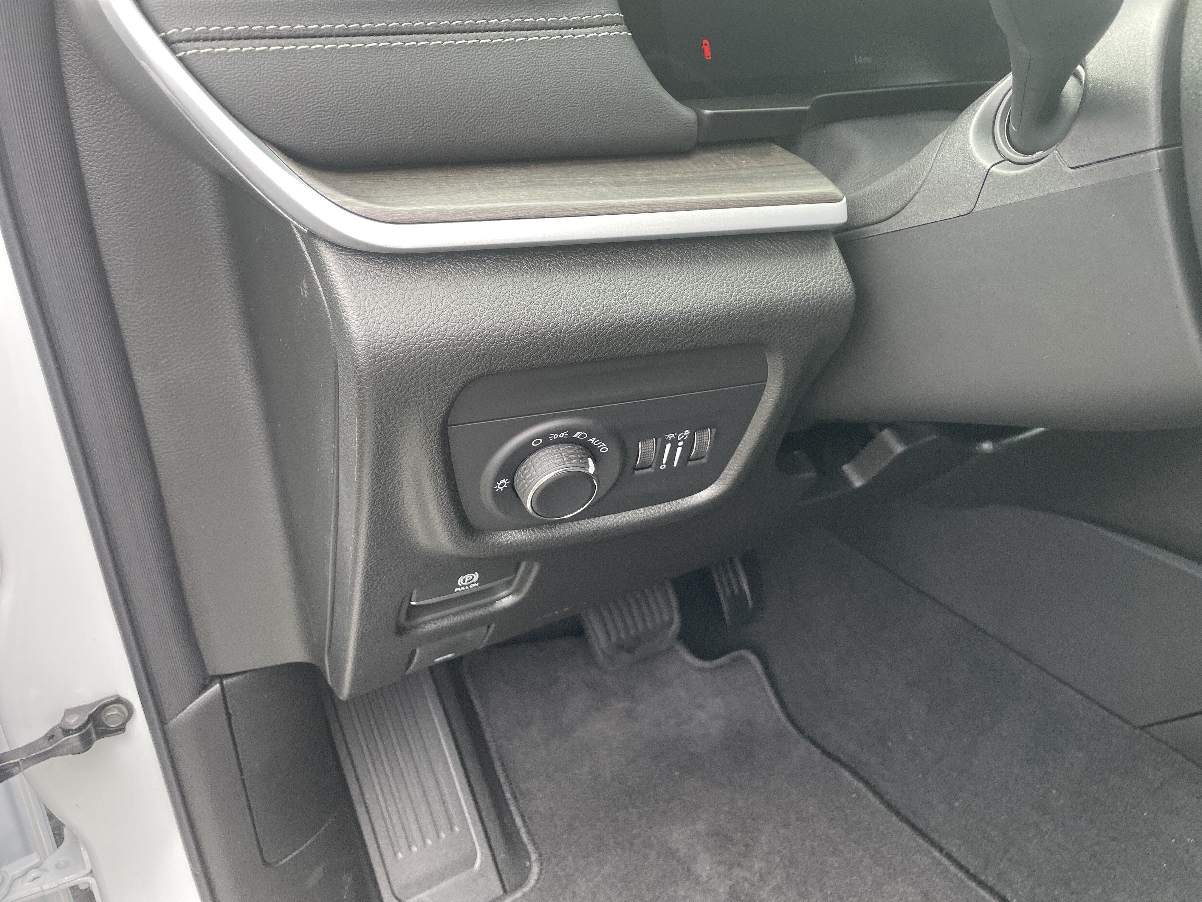 2027 Jeep Grand Cherokee GRAND CHEROKEE L LAREDO ALTITUDE 4X4
