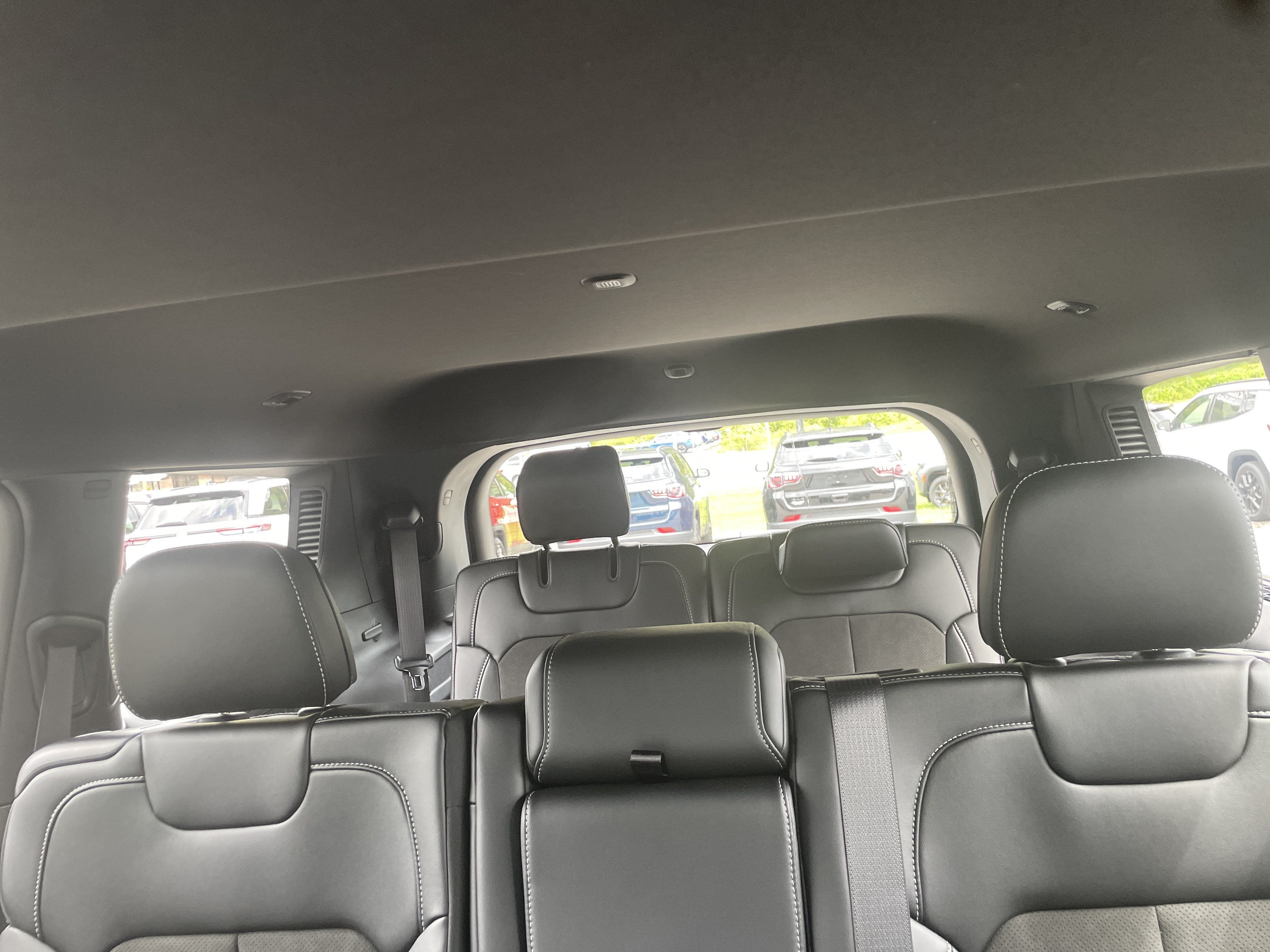 2027 Jeep Grand Cherokee GRAND CHEROKEE L LAREDO ALTITUDE 4X4