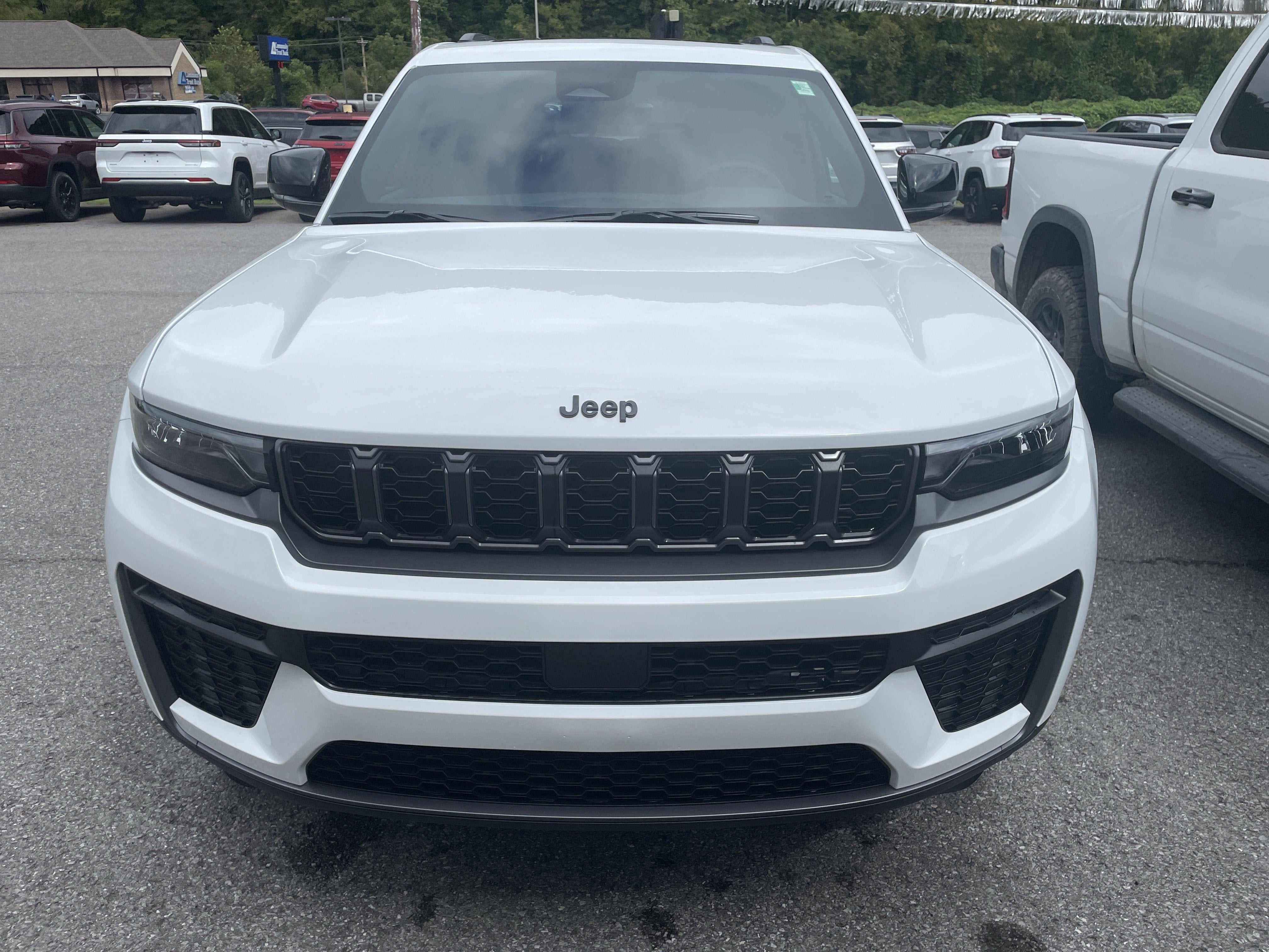 2027 Jeep Grand Cherokee GRAND CHEROKEE L LAREDO ALTITUDE 4X4