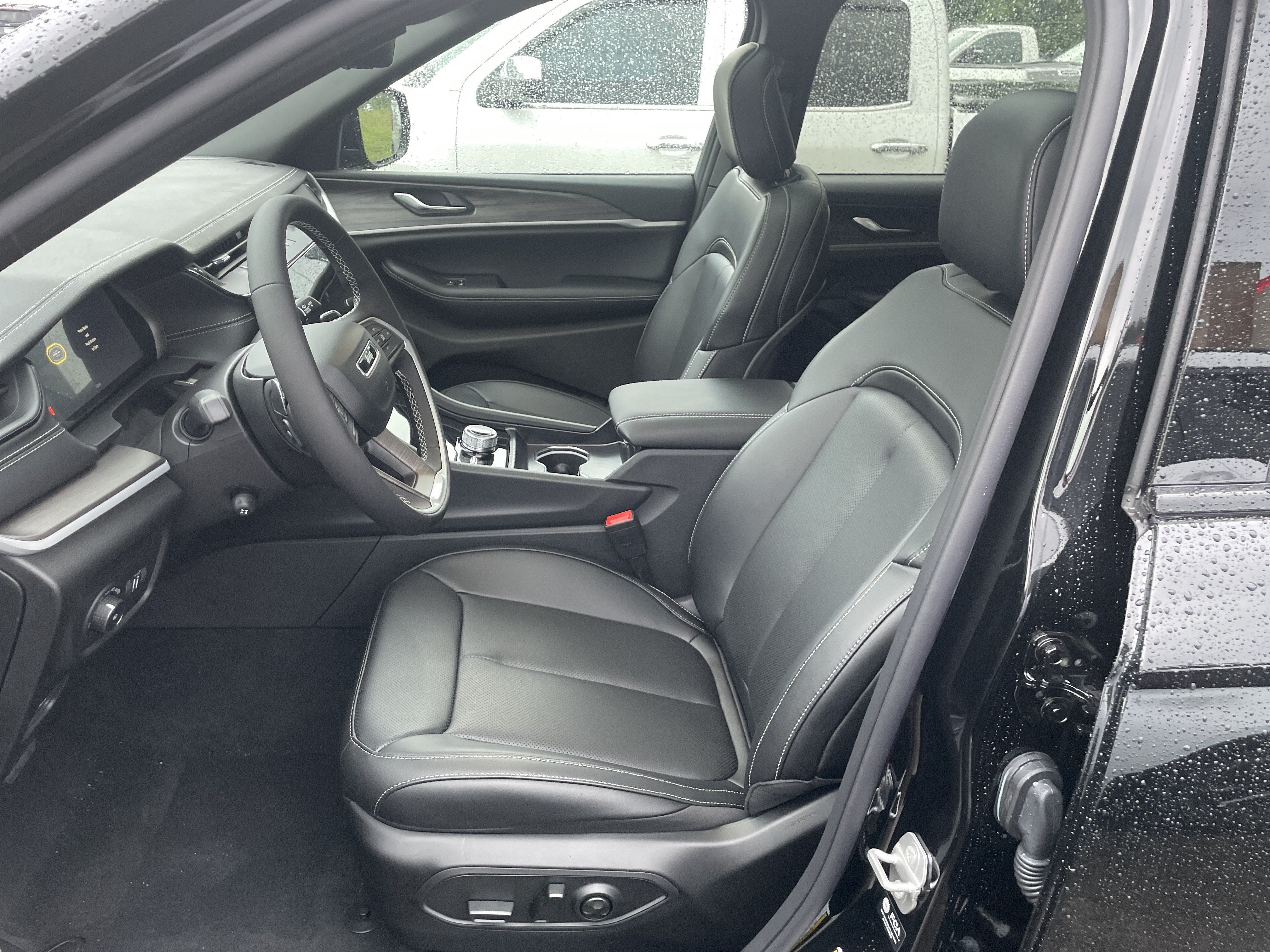 2027 Jeep Grand Cherokee GRAND CHEROKEE L LIMITED 4X4