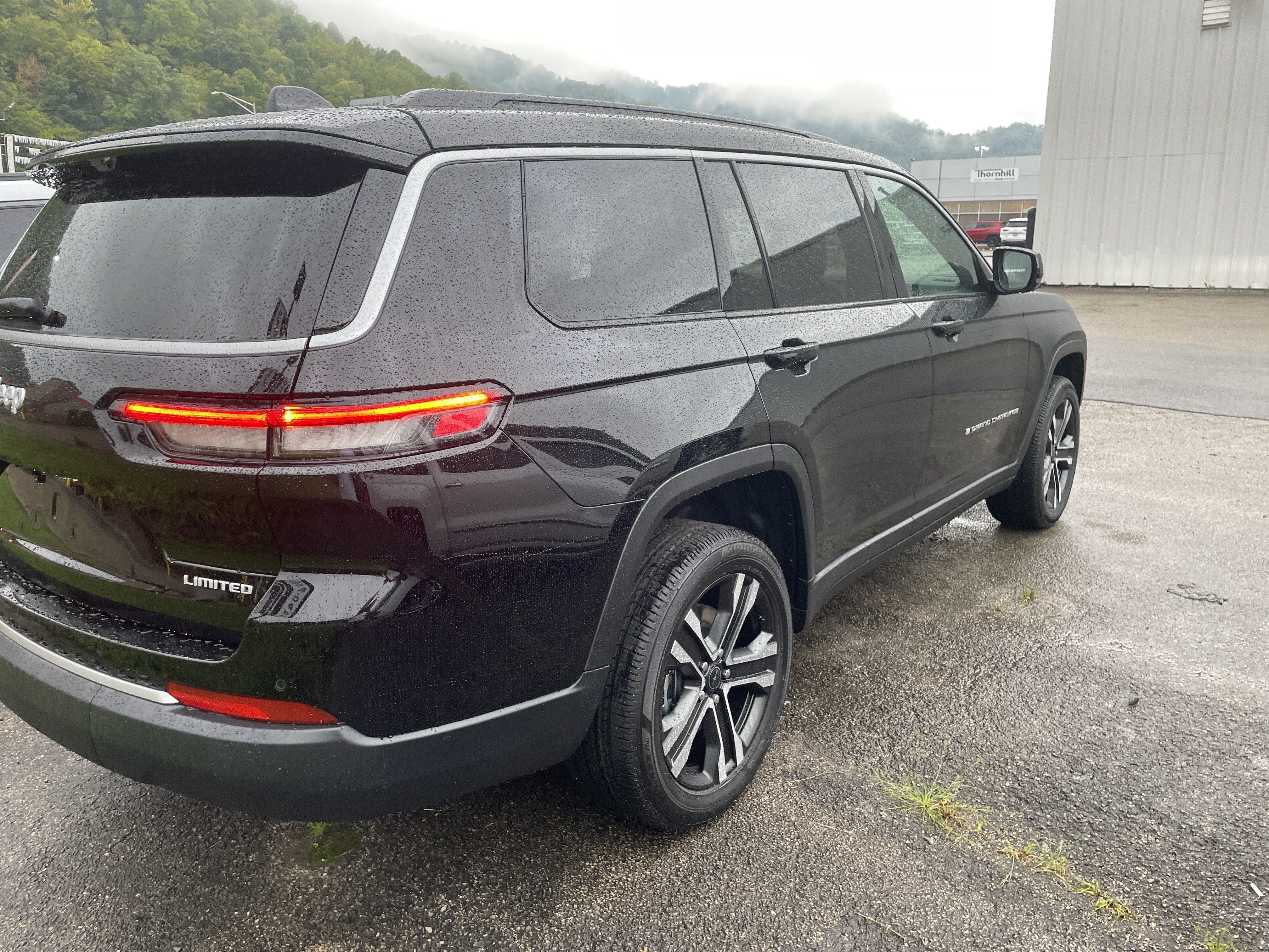 2027 Jeep Grand Cherokee GRAND CHEROKEE L LIMITED 4X4