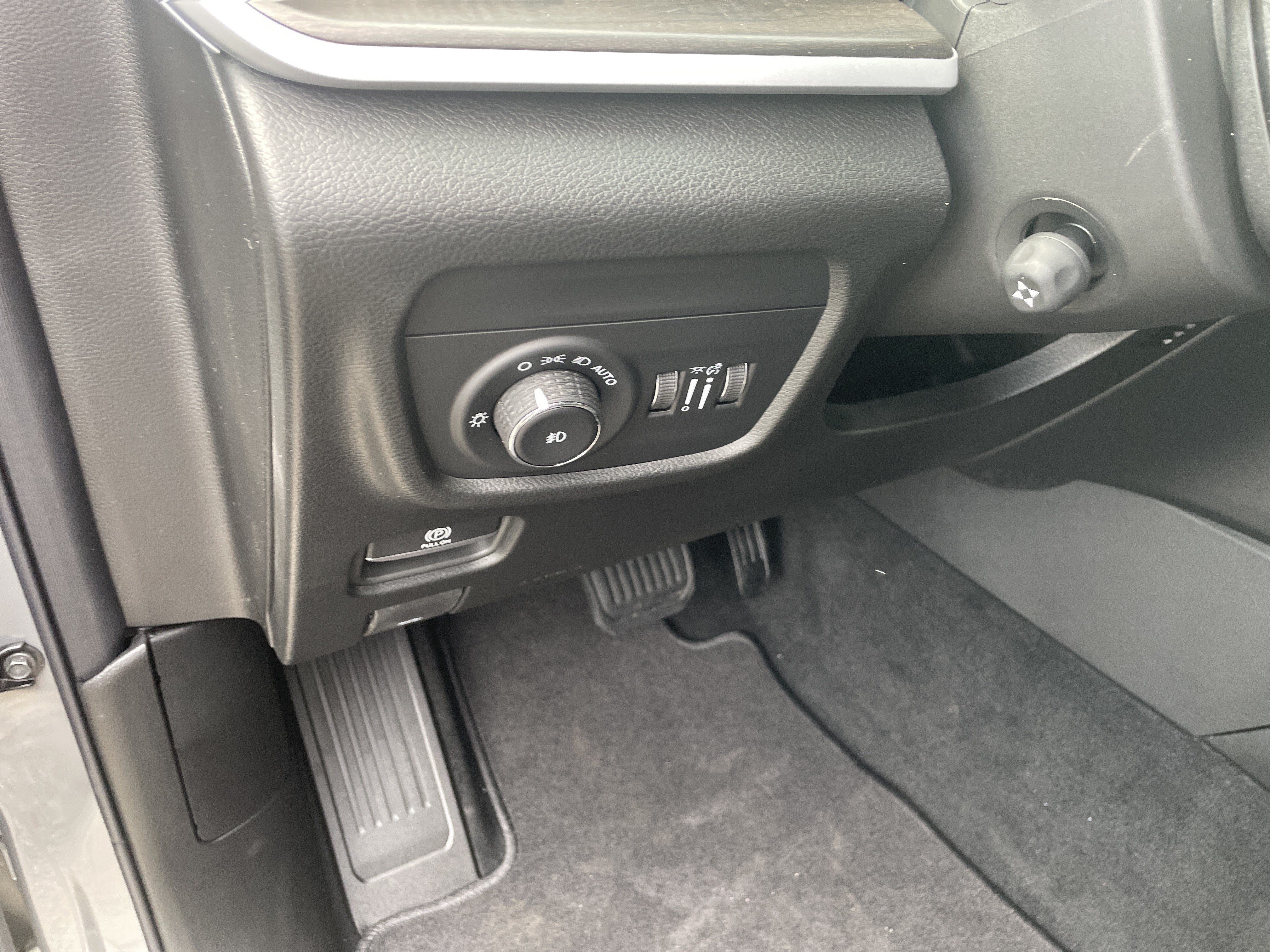 2027 Jeep Grand Cherokee GRAND CHEROKEE L LIMITED 4X4