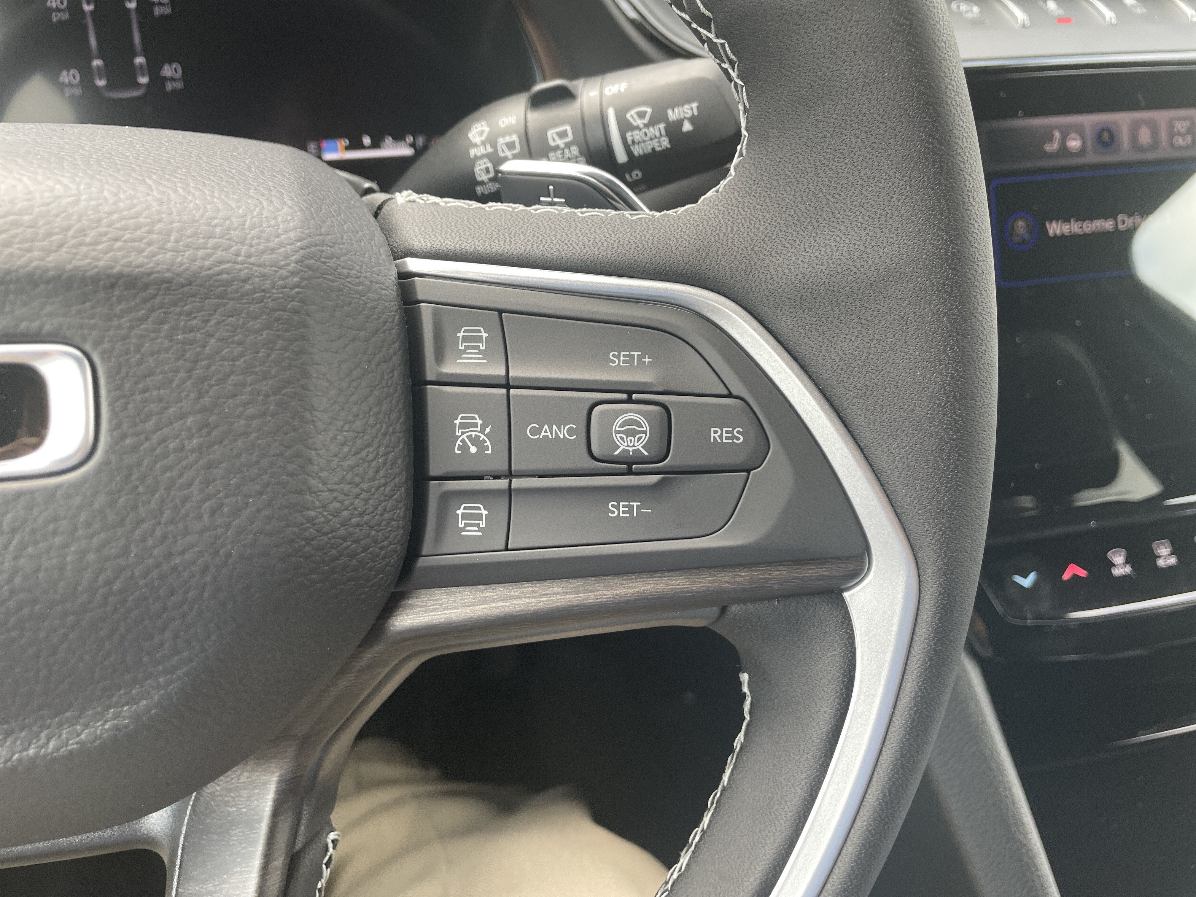 2027 Jeep Grand Cherokee GRAND CHEROKEE L LIMITED 4X4